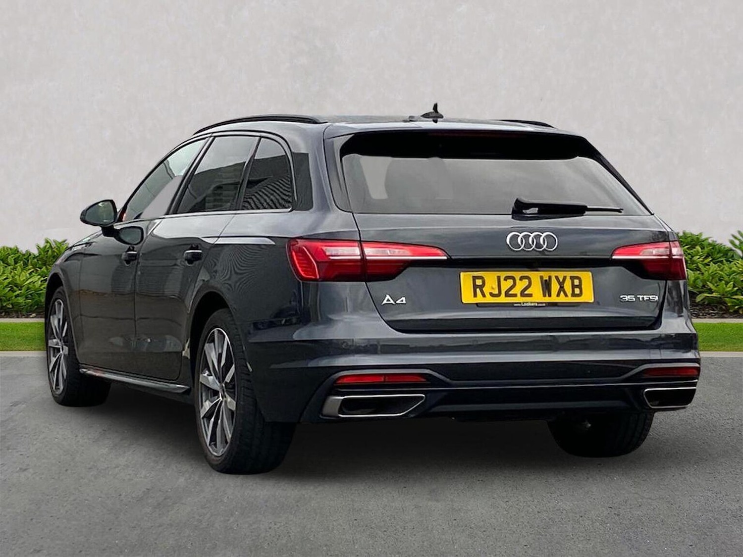 Used Audi A4 2022 for sale - 76490770: Photo 2