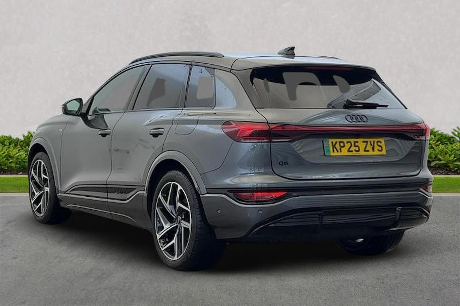 Used Audi Q6 e-tron 2025 for sale - 76046039: Photo 2