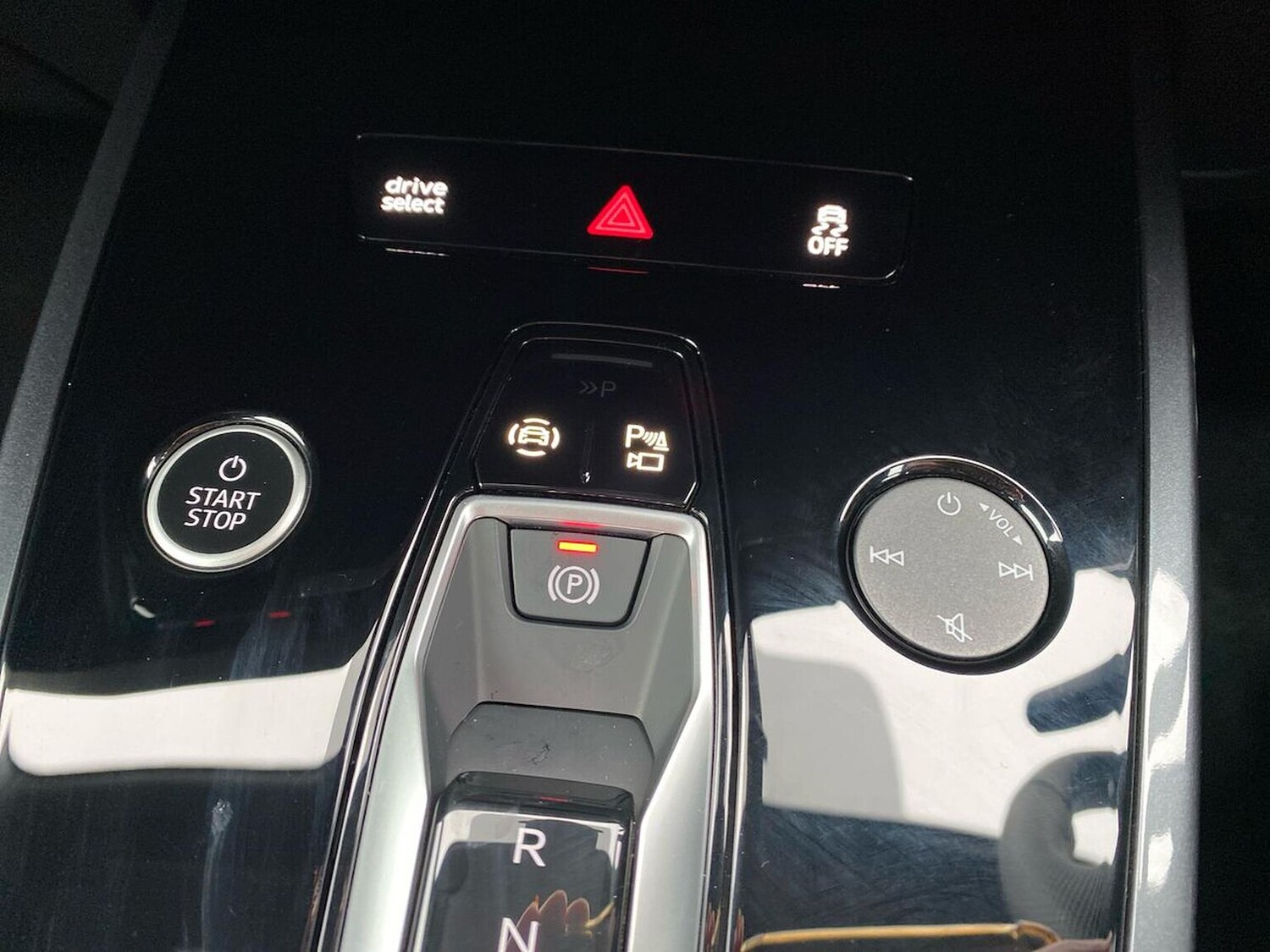 Used Audi Q4 e-tron 2025 for sale - 77019165: Photo 24