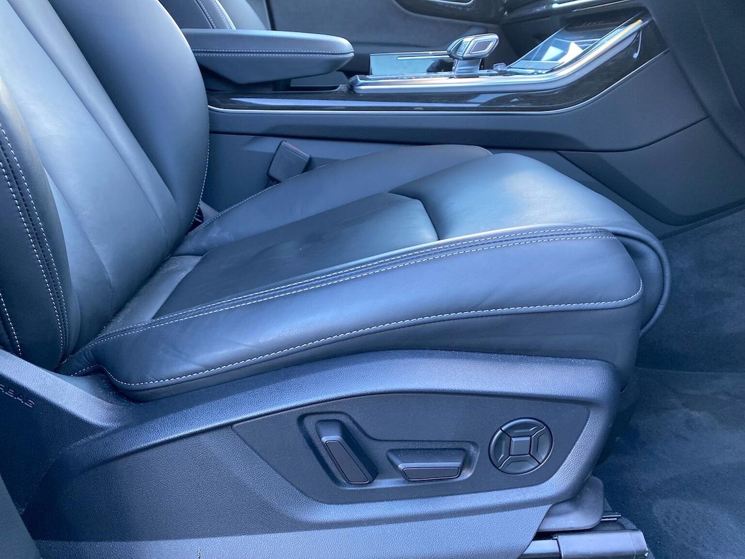 Used Audi Q7 2025 for sale - 77028084: Photo 32