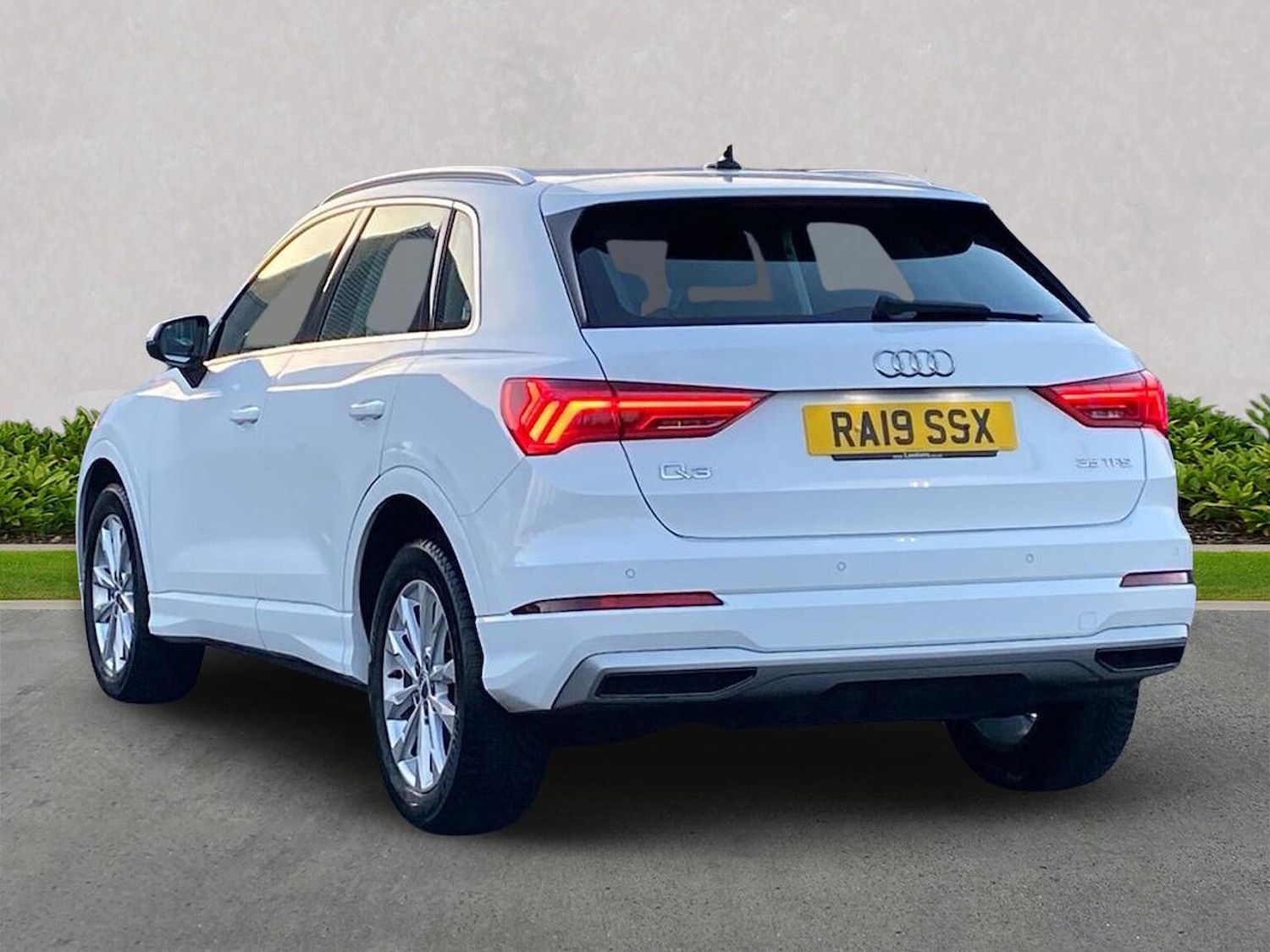 Used Audi Q3 2019 for sale - 77073176: Photo 2