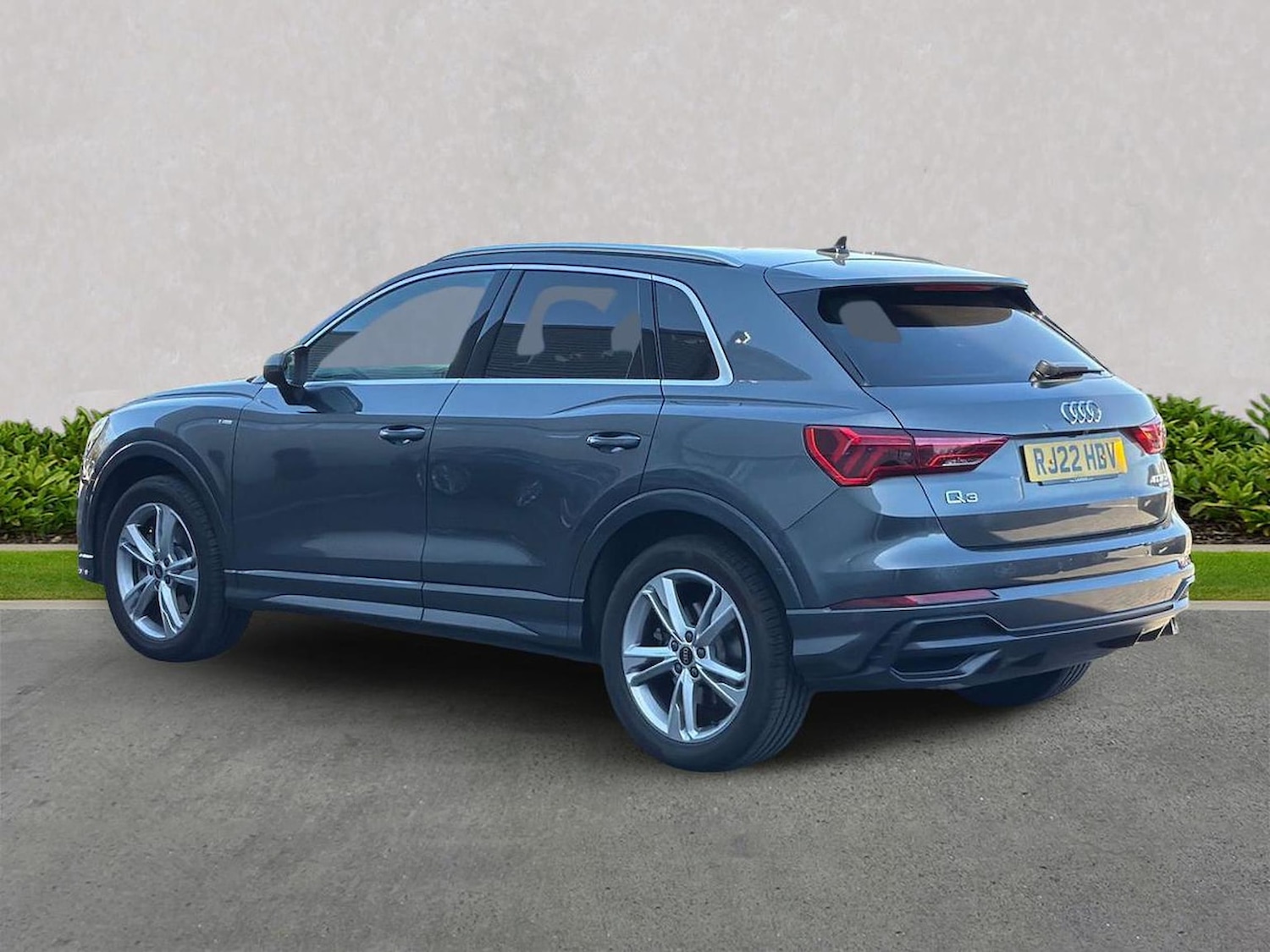 Used Audi Q3 2022 for sale - 78191165: Photo 2