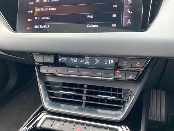 Used Audi e-tron GT 2024 for sale - 76253704: Photo 12