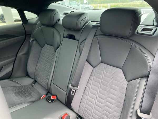 Used Audi e-tron GT 2024 for sale - 76253704: Photo 16
