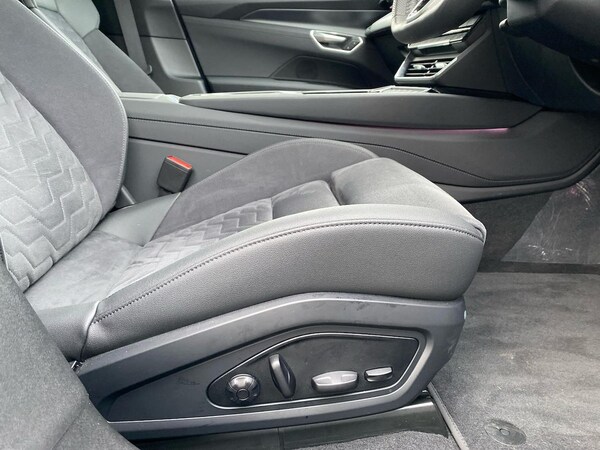 Used Audi e-tron GT 2024 for sale - 76253704: Photo 30