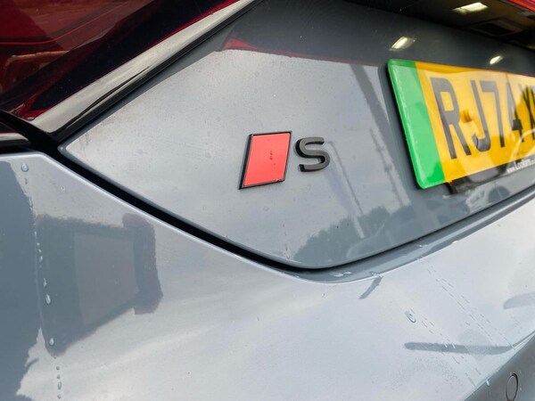 Used Audi e-tron GT 2024 for sale - 76253704: Photo 35