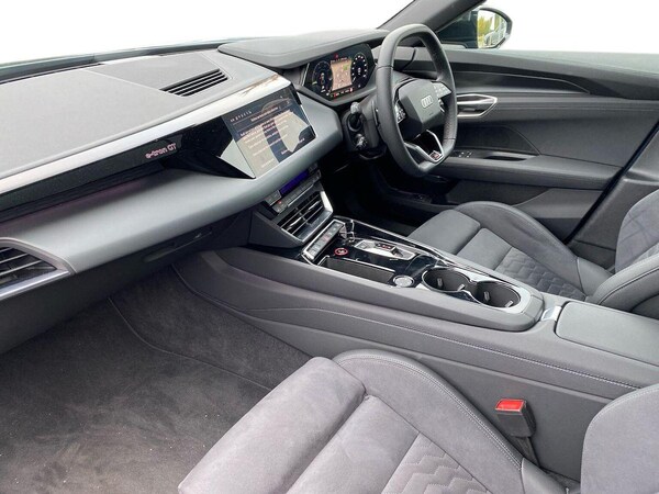 Used Audi e-tron GT 2024 for sale - 76253704: Photo 7