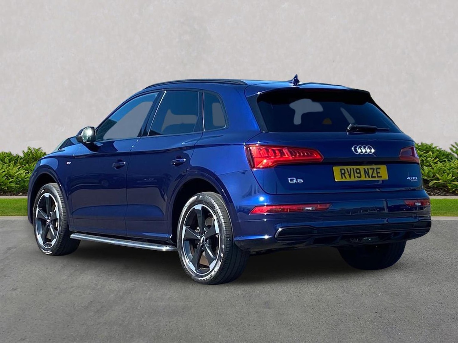 Used Audi Q5 2019 for sale - 78192399: Photo 2