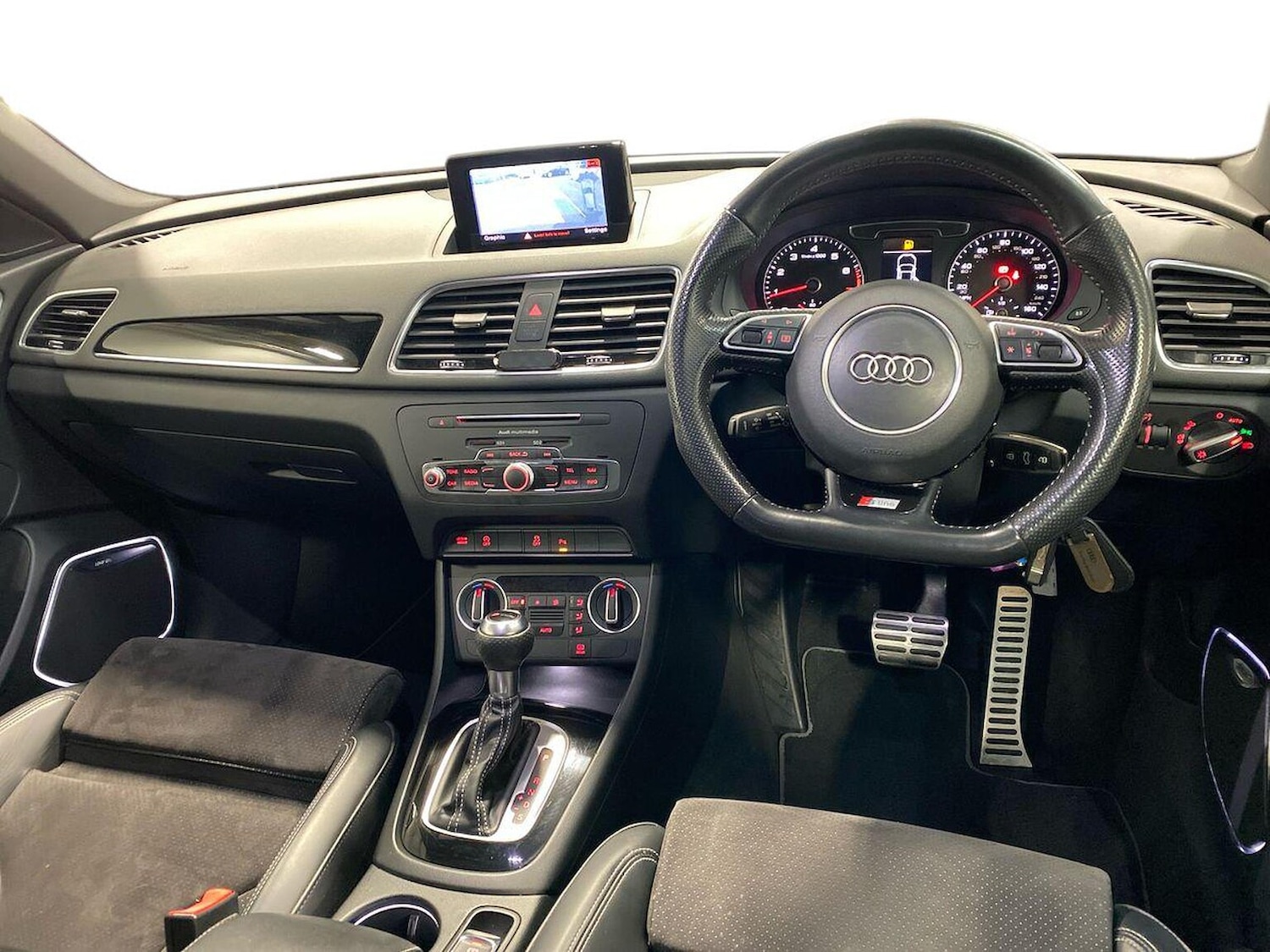 Used Audi Q3 2018 for sale - 77745136: Photo 8