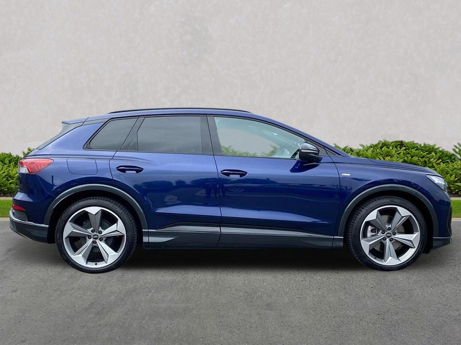 Used Audi Q4 e-tron 2025 for sale - 75994971: Photo 3