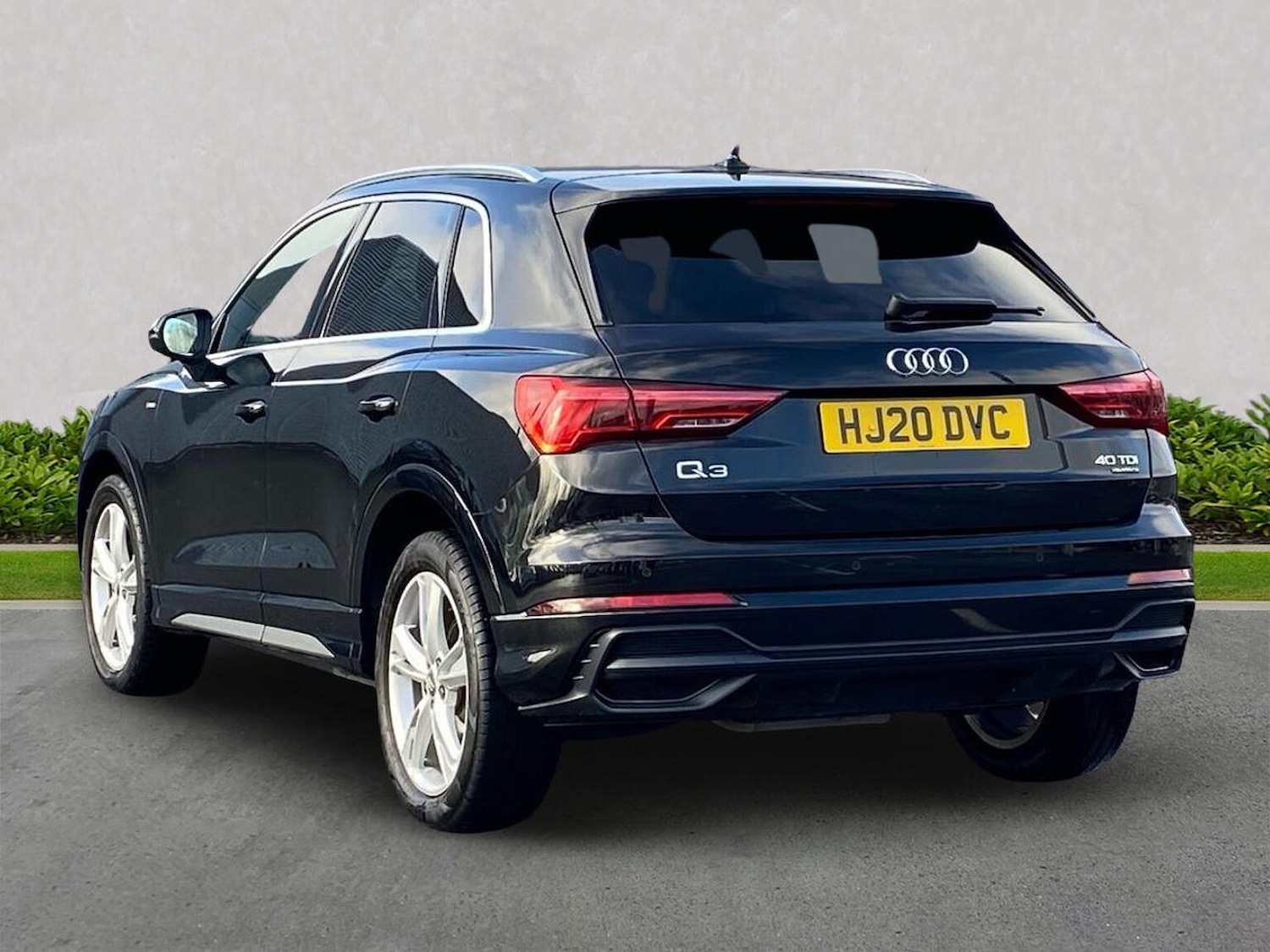 Used Audi Q3 2020 for sale - 77830489: Photo 2