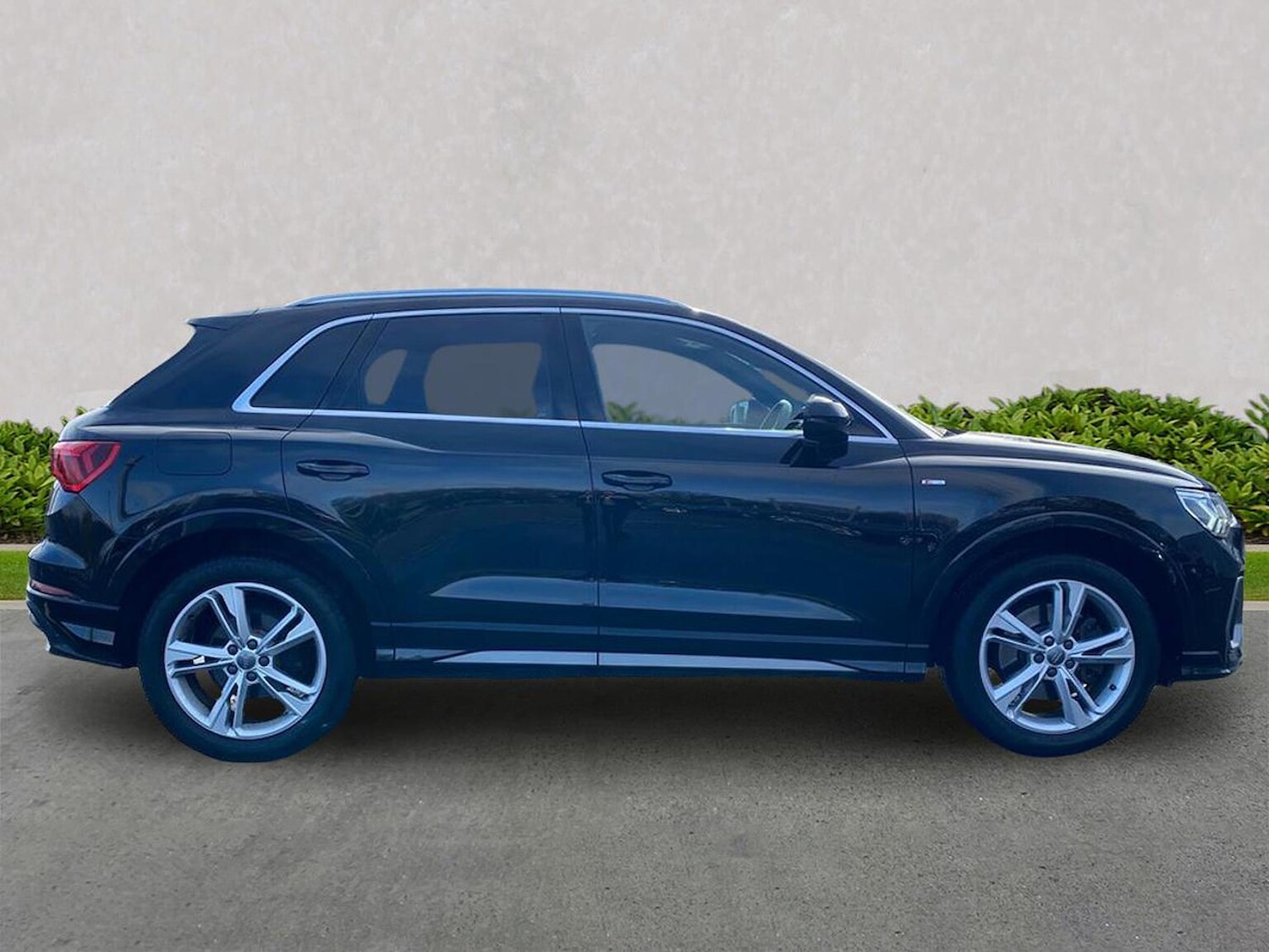 Used Audi Q3 2020 for sale - 77830489: Photo 3