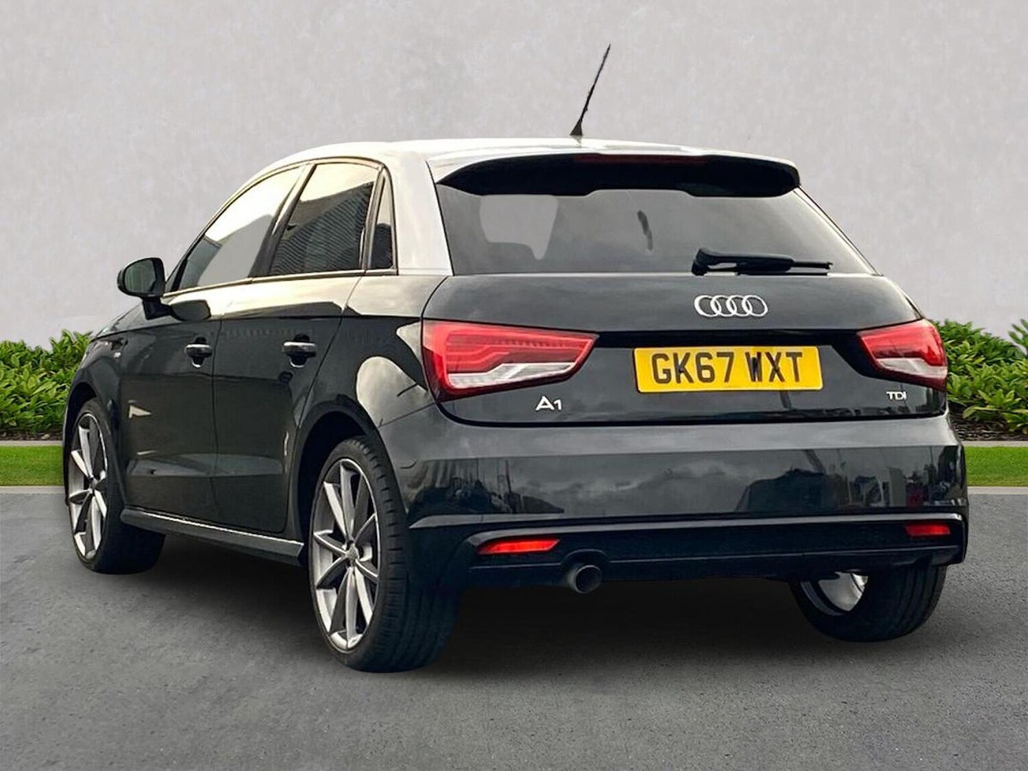 Used Audi A1 2017 for sale - 76541894: Photo 2