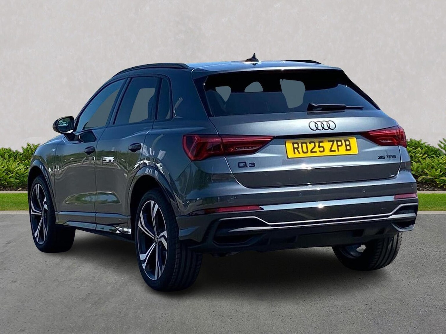 Used Audi Q3 2025 for sale - 76165038: Photo 2