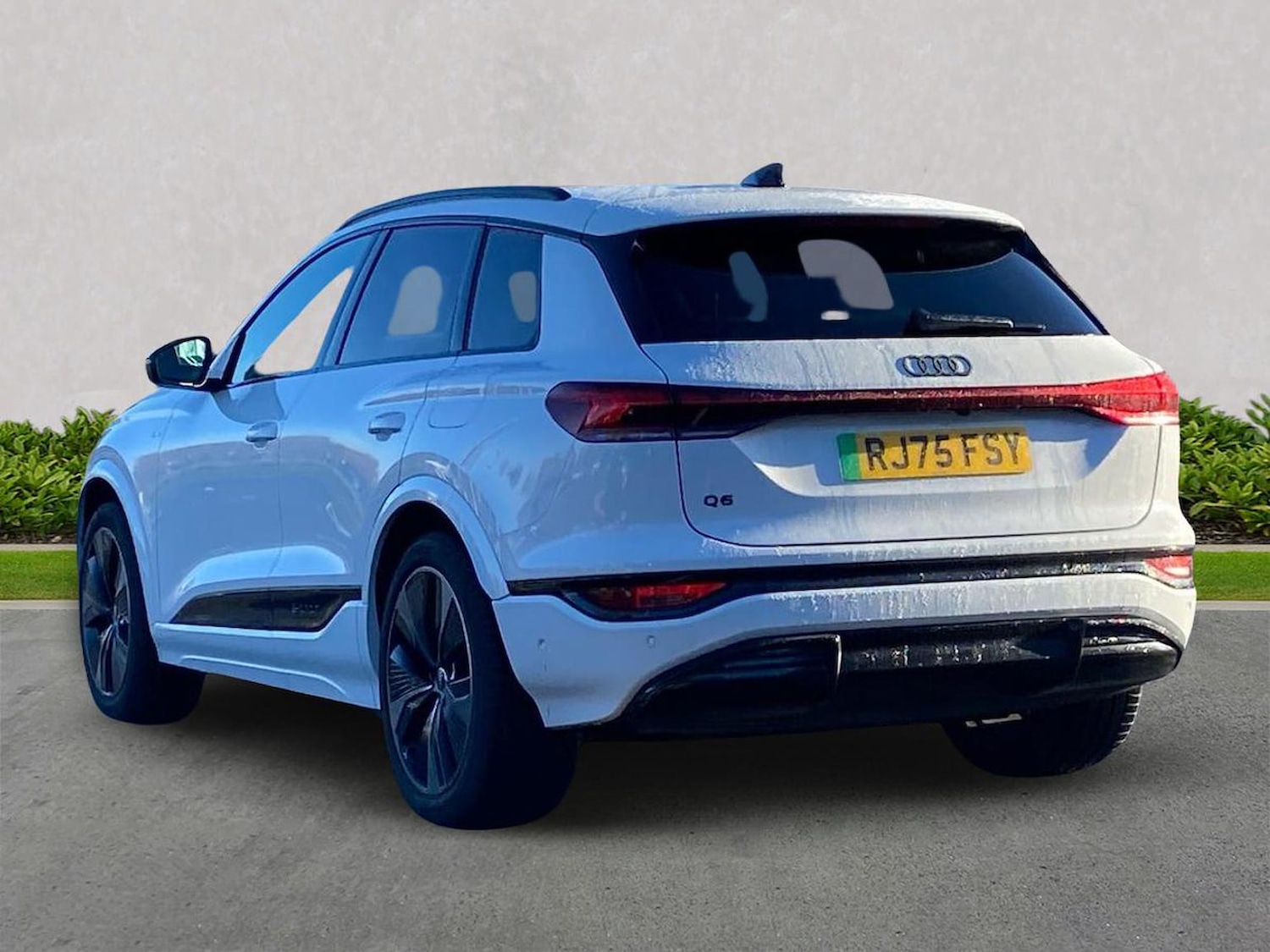 Used Audi Q6 e-tron 2025 for sale - 77487903: Photo 2