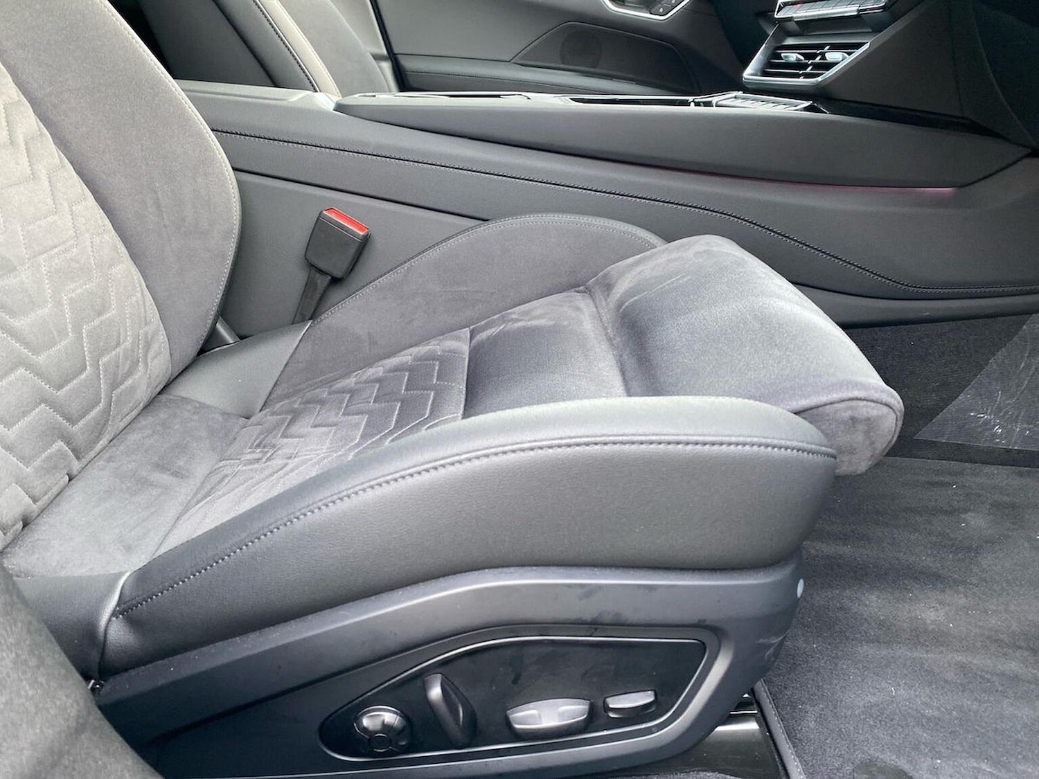 Used Audi e-tron GT 2024 for sale - 77487937: Photo 30