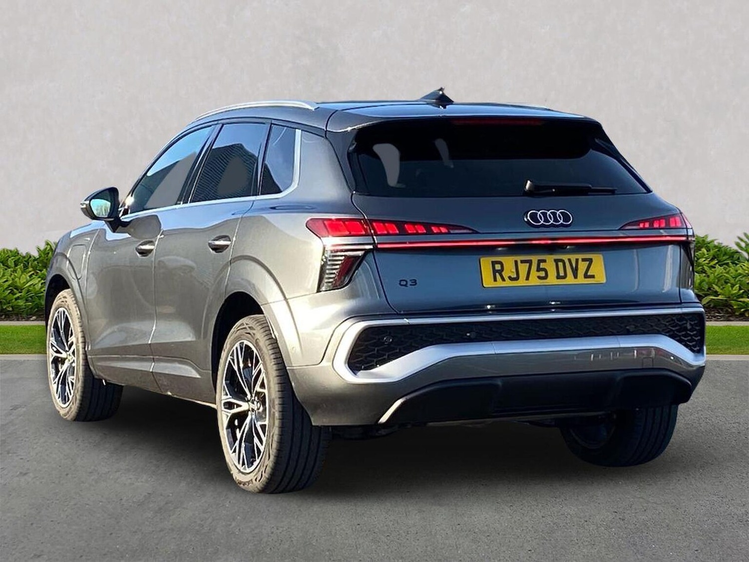 Used Audi Q3 2025 for sale - 77073171: Photo 2