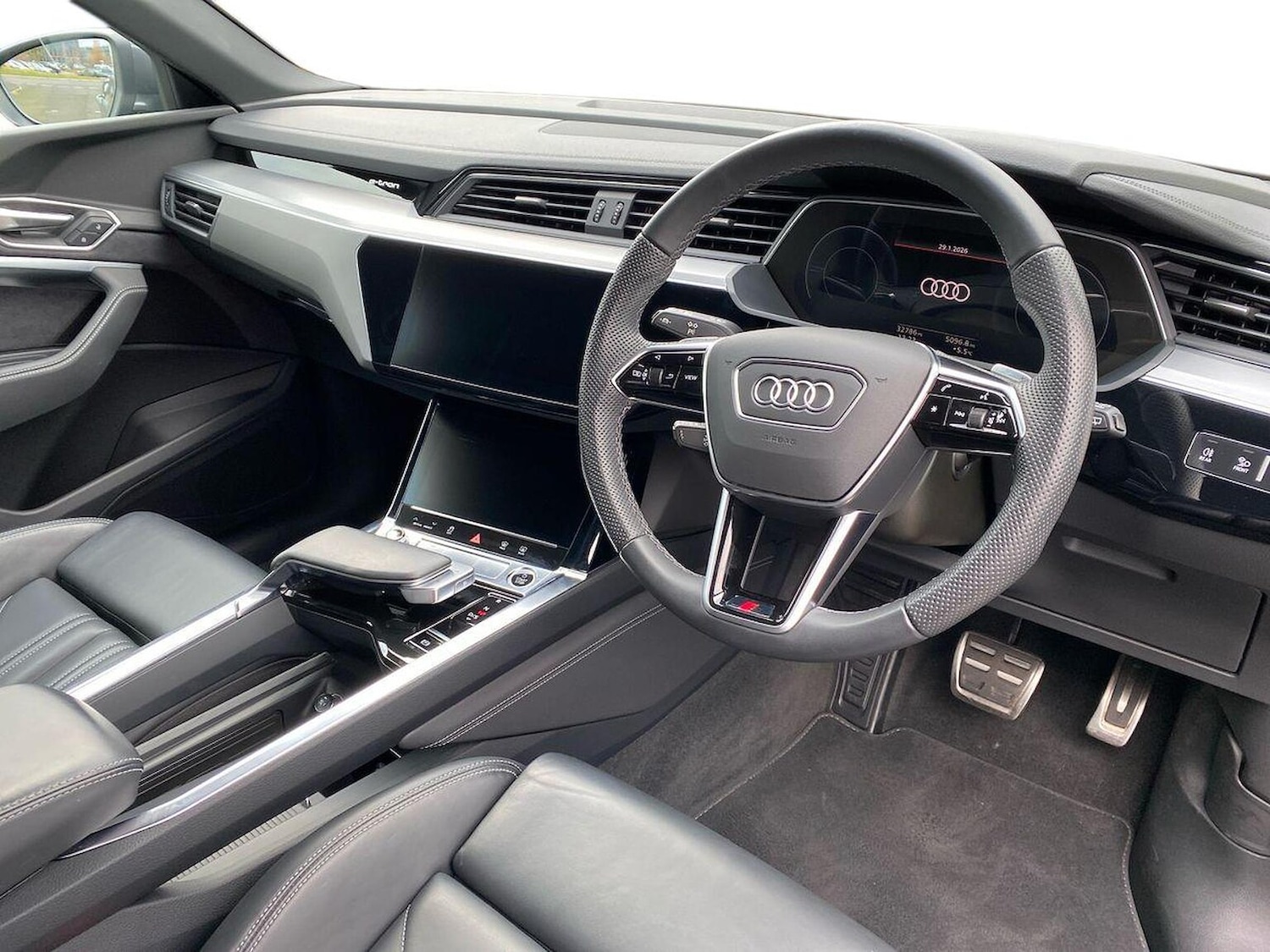 Used Audi Q8 2023 for sale - 77729949: Photo 15