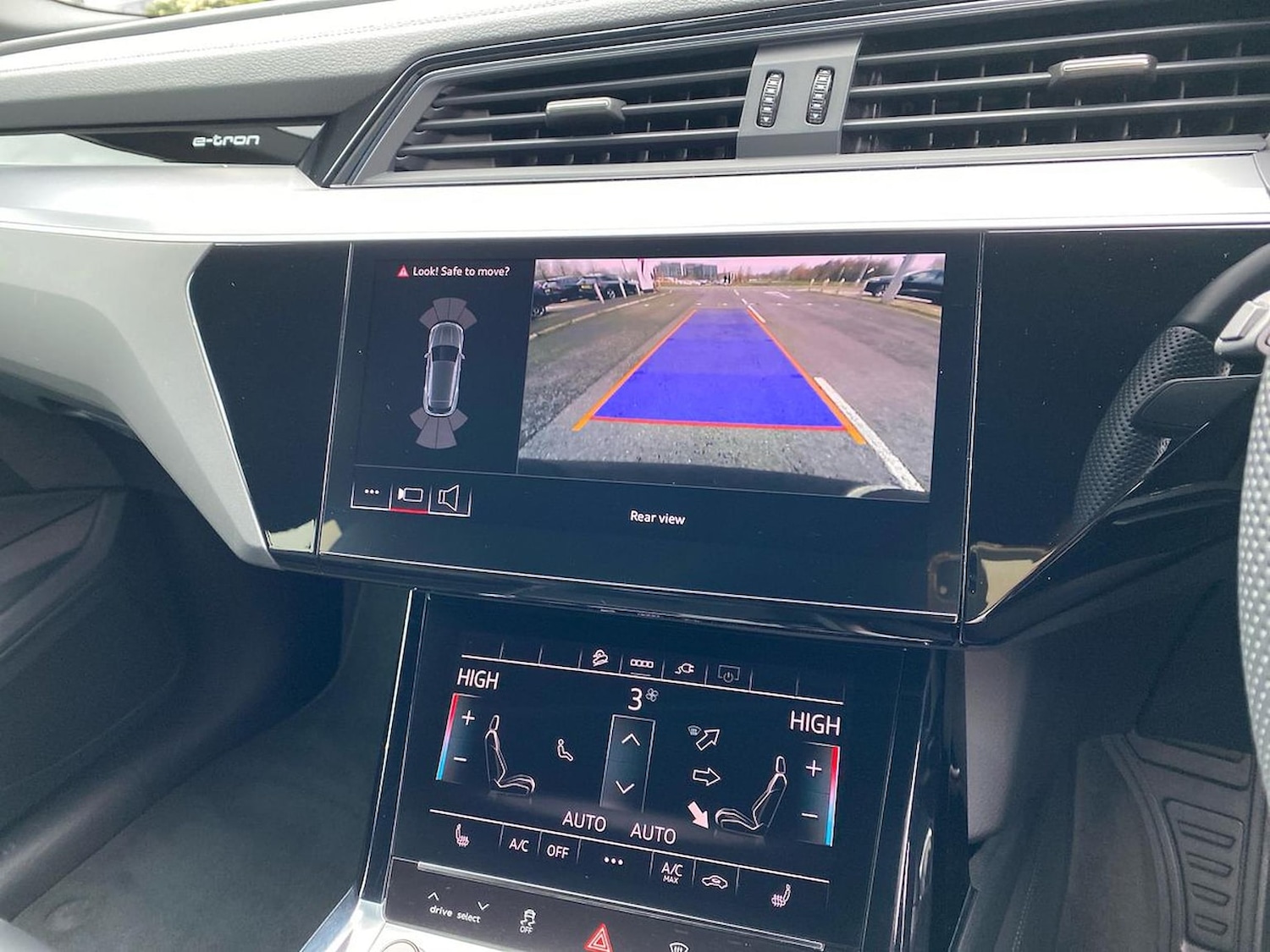 Used Audi Q8 2023 for sale - 77729949: Photo 23