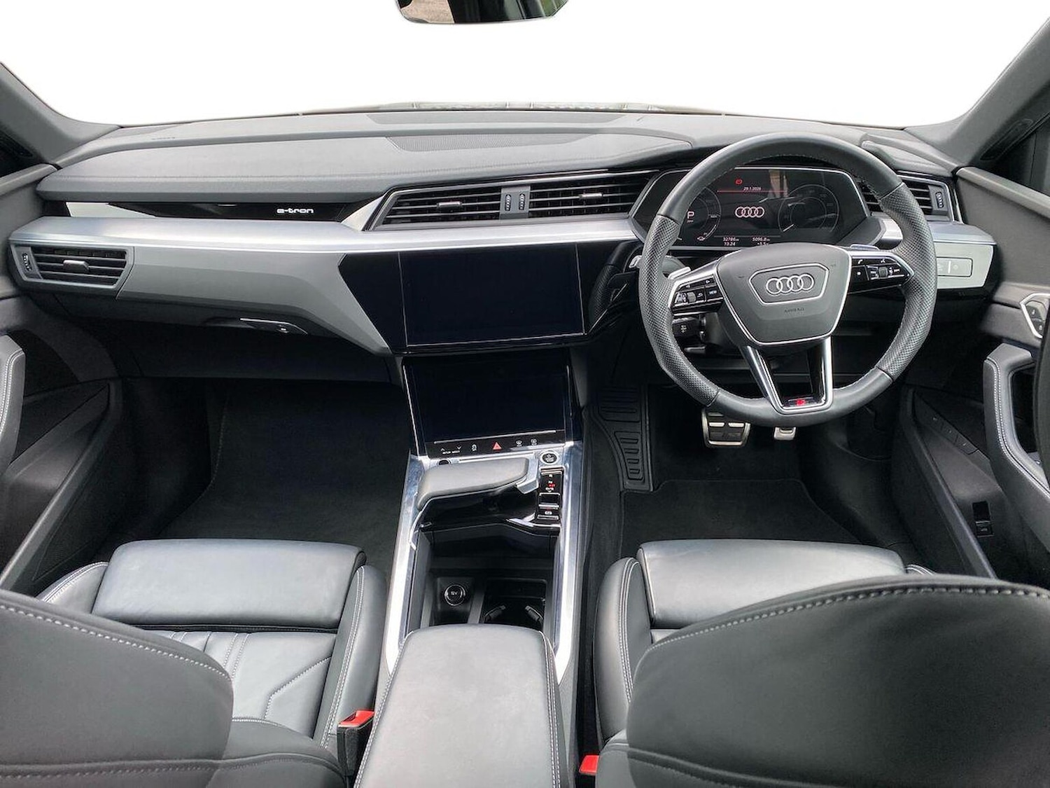 Used Audi Q8 2023 for sale - 77729949: Photo 8