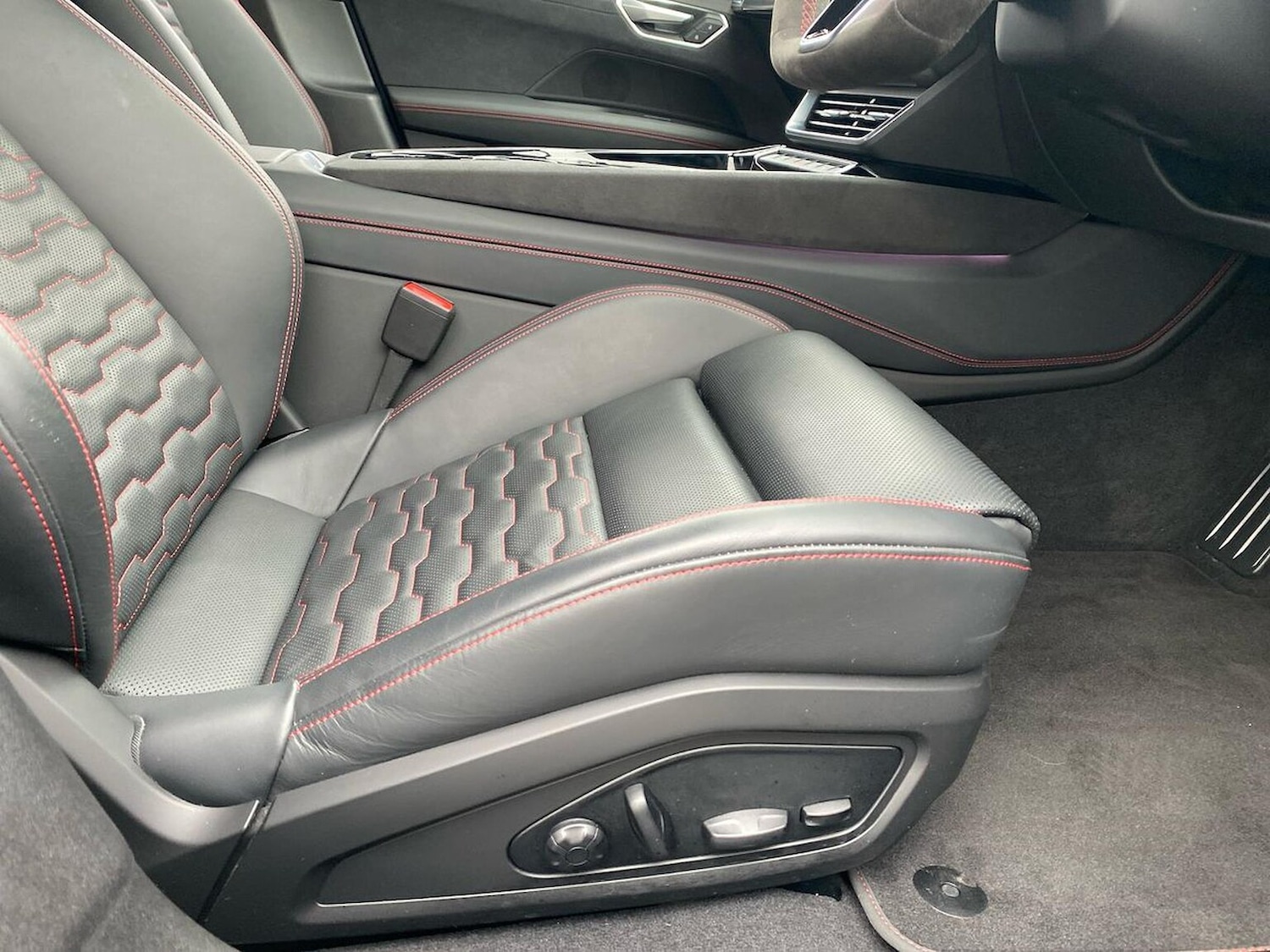 Used Audi RS e-tron GT 2024 for sale - 76114305: Photo 30