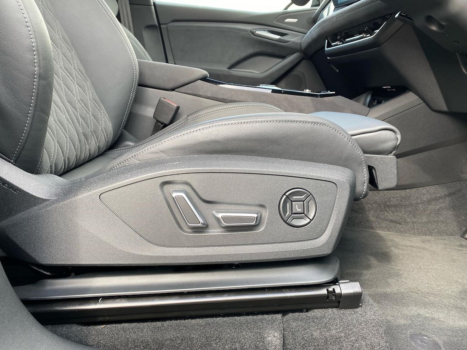 Used Audi Q6 e-tron 2025 for sale - 76097089: Photo 30