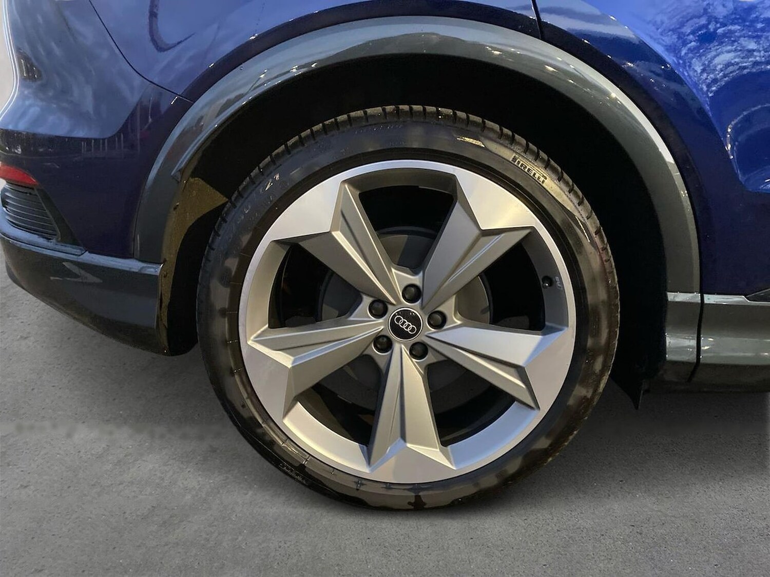 Used Audi Q4 e-tron 2025 for sale - 76600086: Photo 6