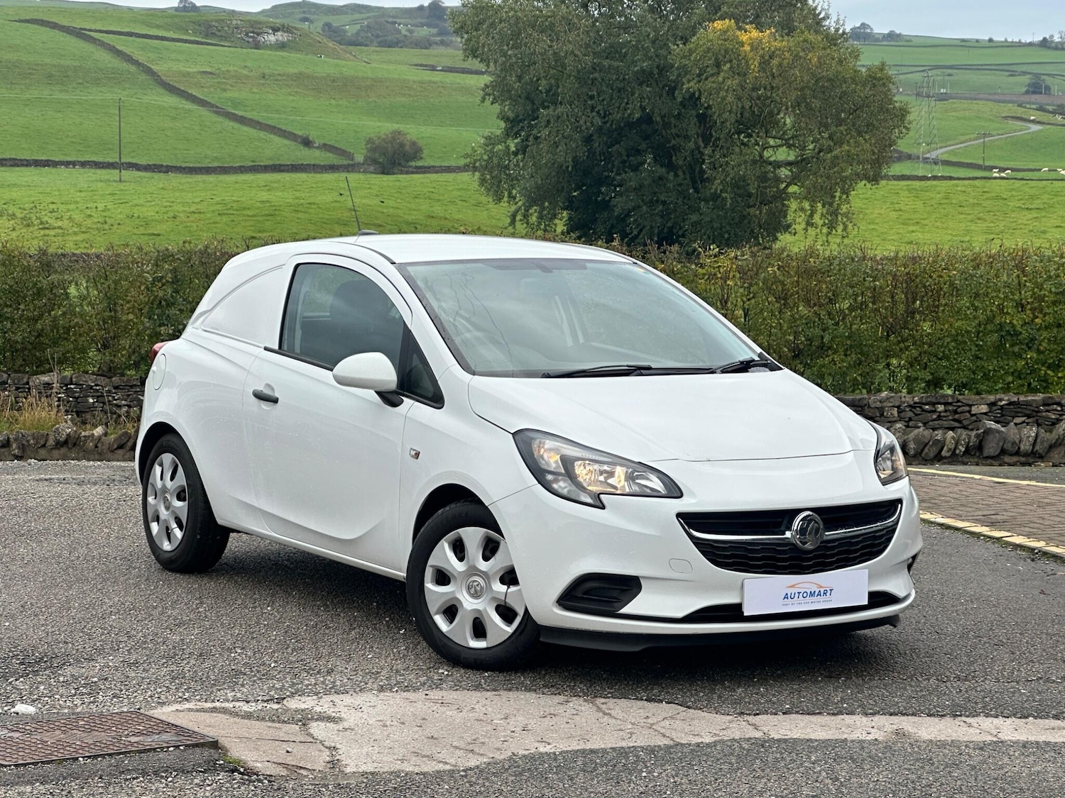 Used Vauxhall Corsa 2018 for sale - 76673716: Photo 1
