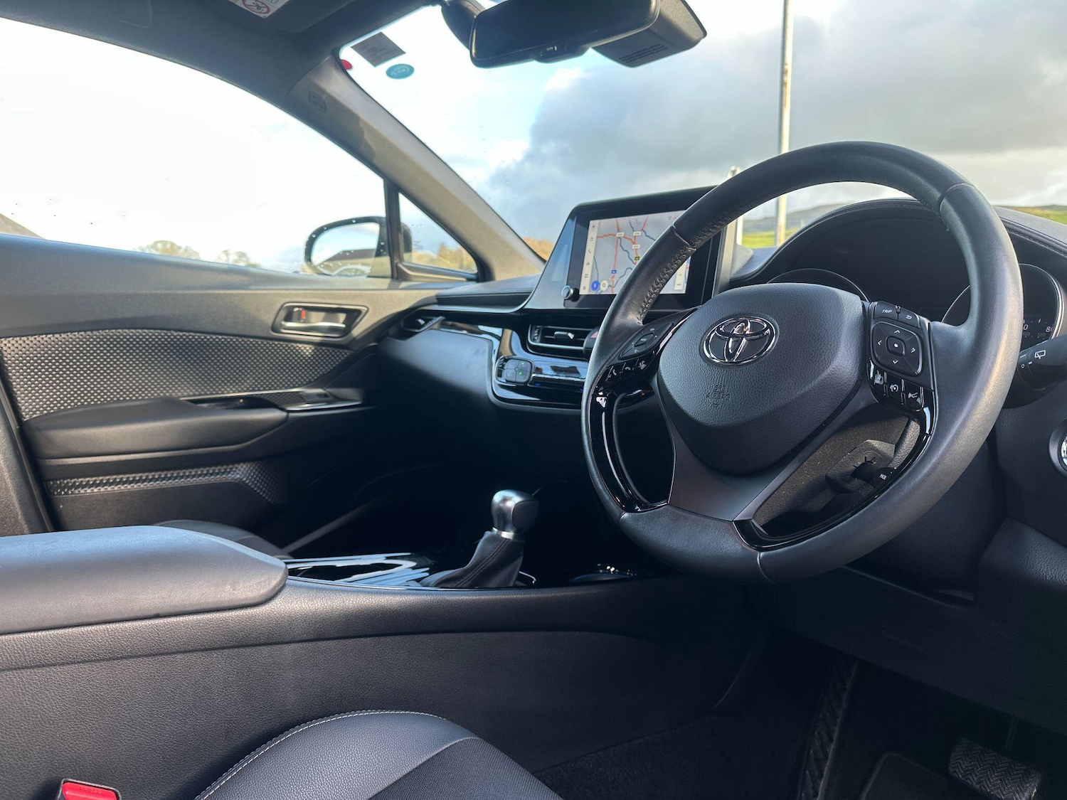 Used Toyota C-HR 2023 for sale - 77213638: Photo 2