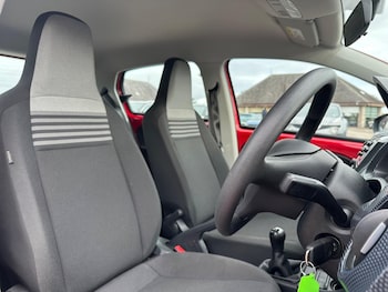 Used Volkswagen up! 2018 for sale - 76274157: Photo