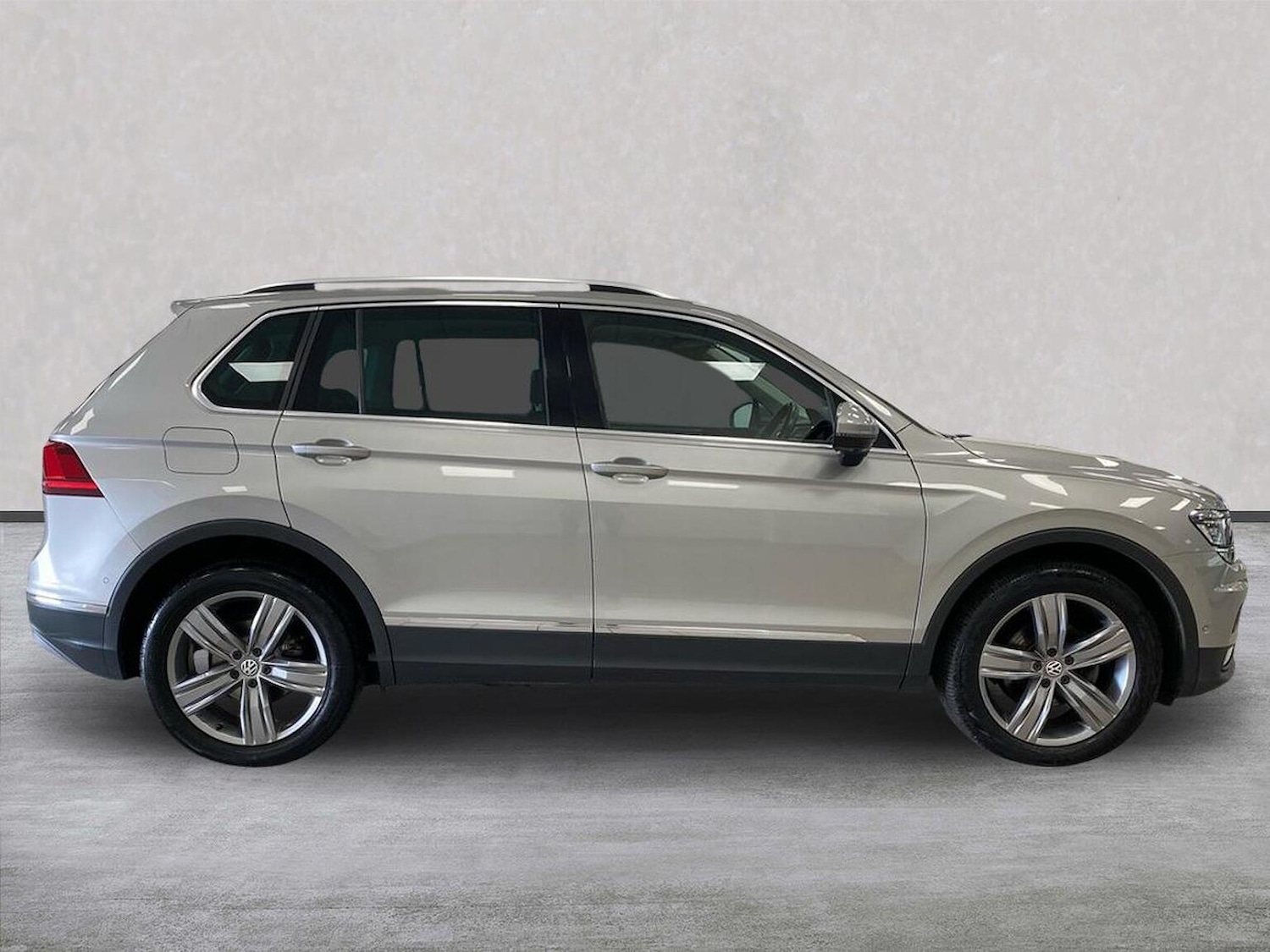 Used Volkswagen Tiguan 2018 for sale - 76365072: Photo 3