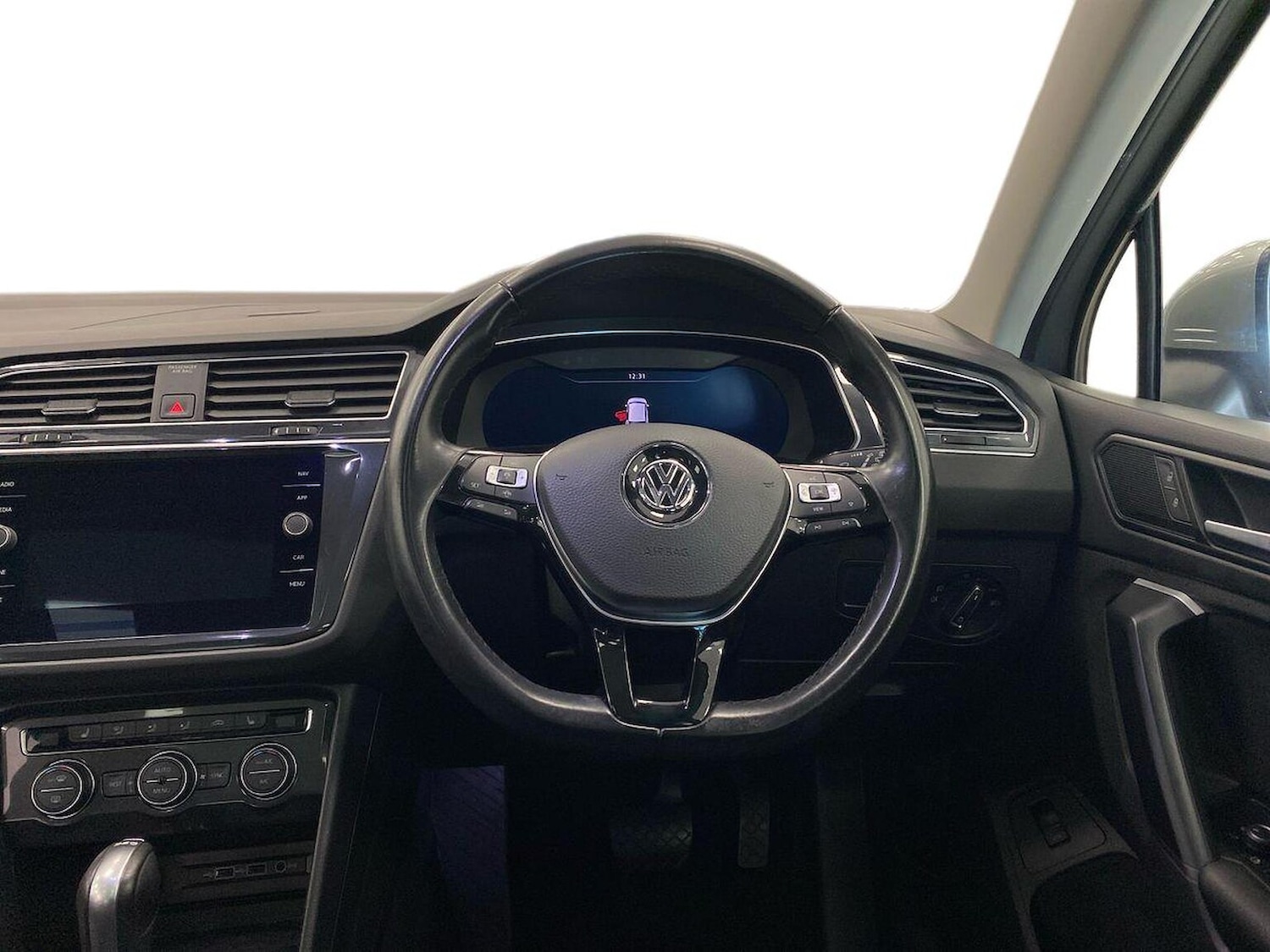 Used Volkswagen Tiguan 2018 for sale - 76365072: Photo 9