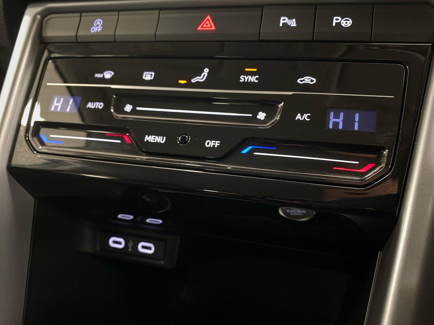 Used Volkswagen T-Roc 2026 for sale - 77901673: Photo 12