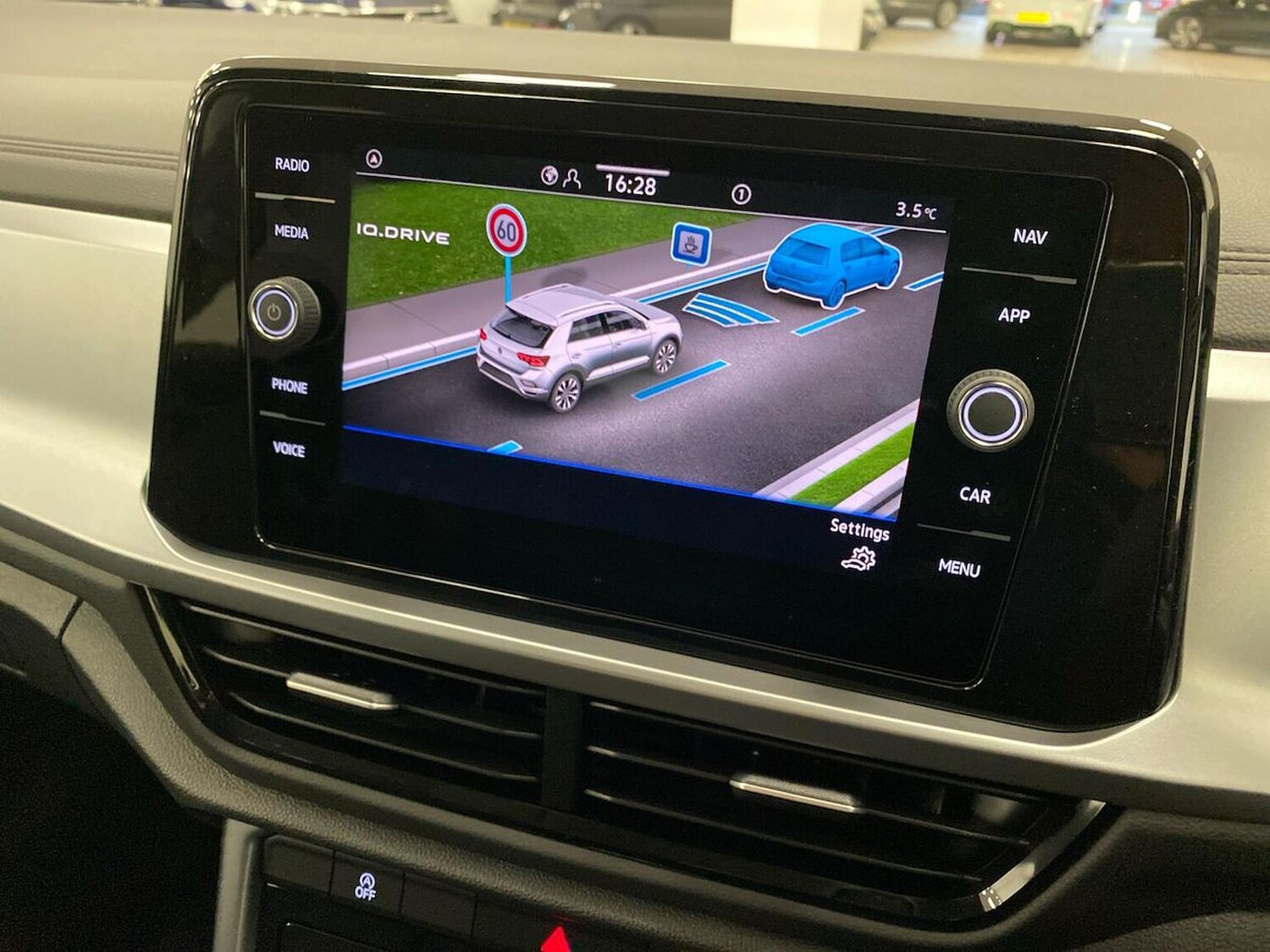 Used Volkswagen T-Roc 2026 for sale - 77901673: Photo 25