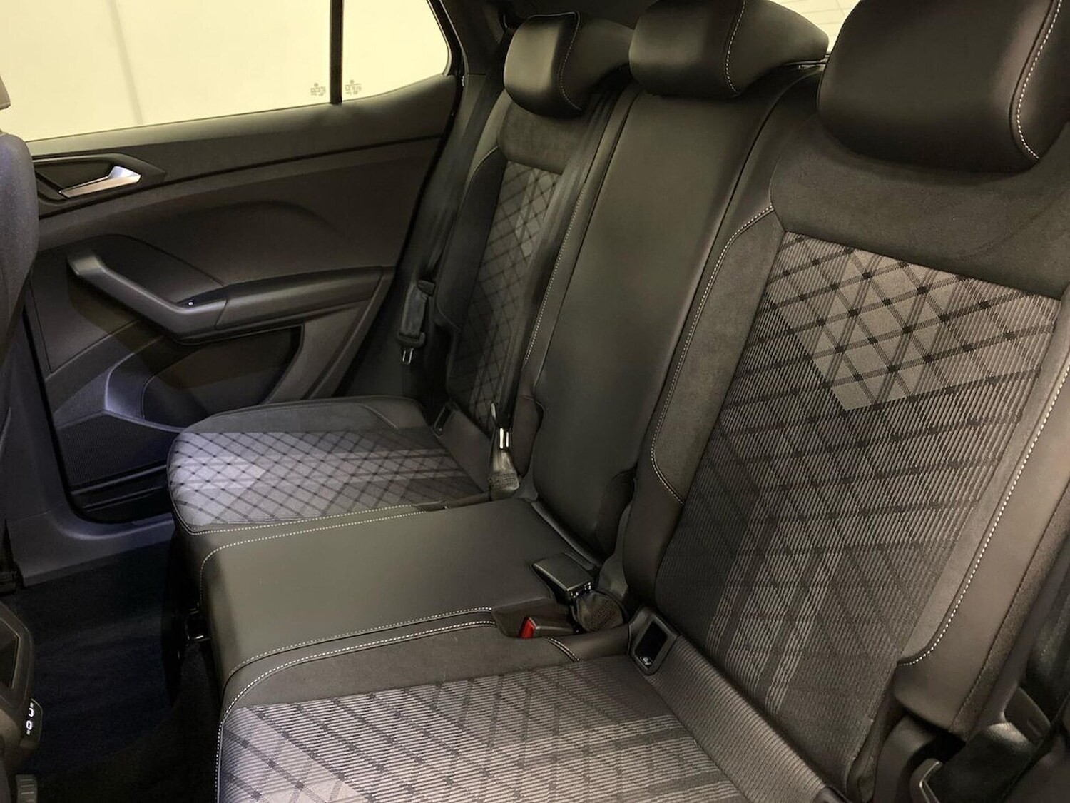 Used Volkswagen T-Cross 2025 for sale - 77487390: Photo 16