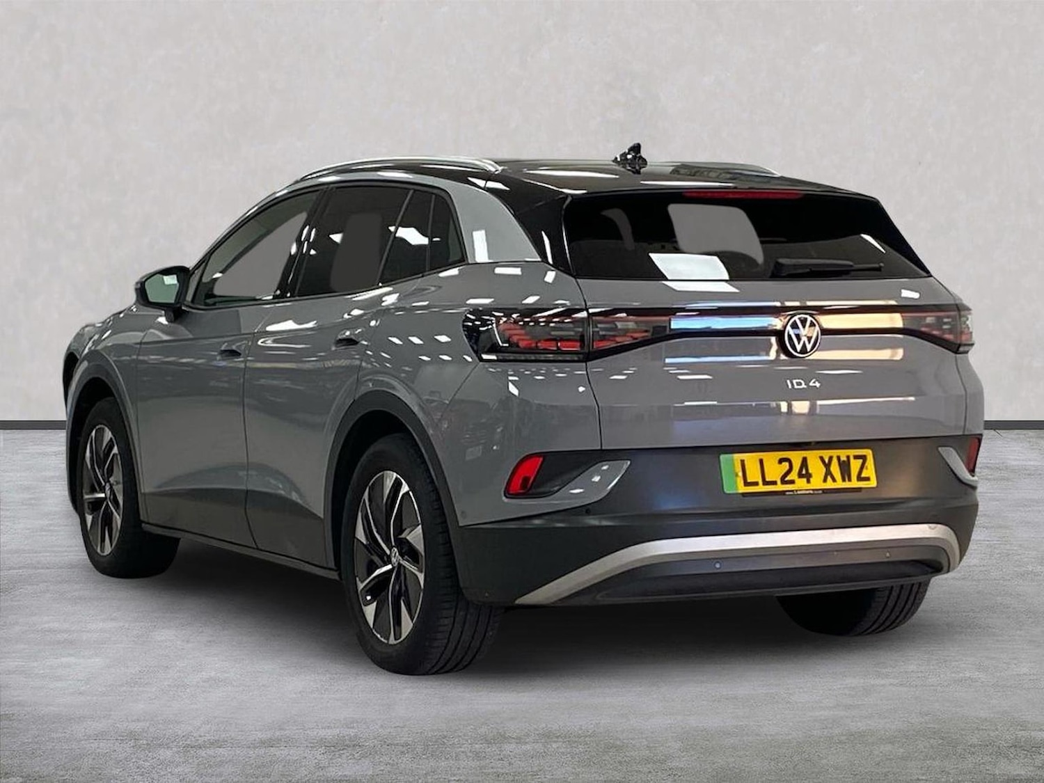 Used Volkswagen ID.4 2024 for sale - 76628209: Photo 2