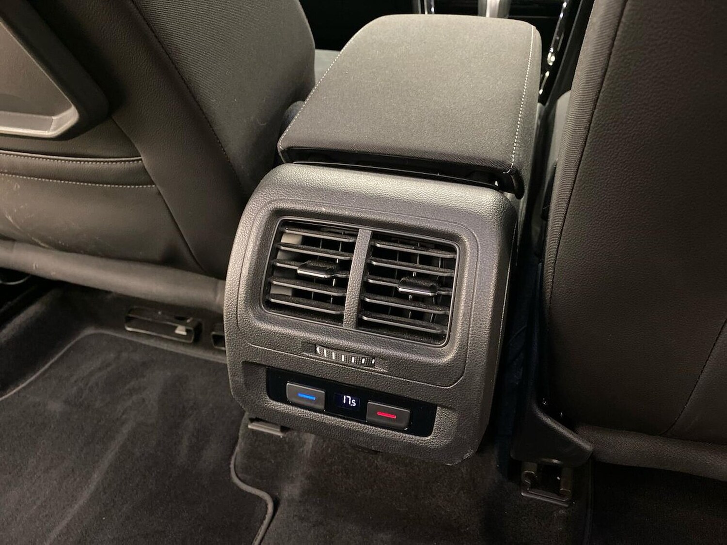 Used Volkswagen Touran 2020 for sale - 76541792: Photo 32