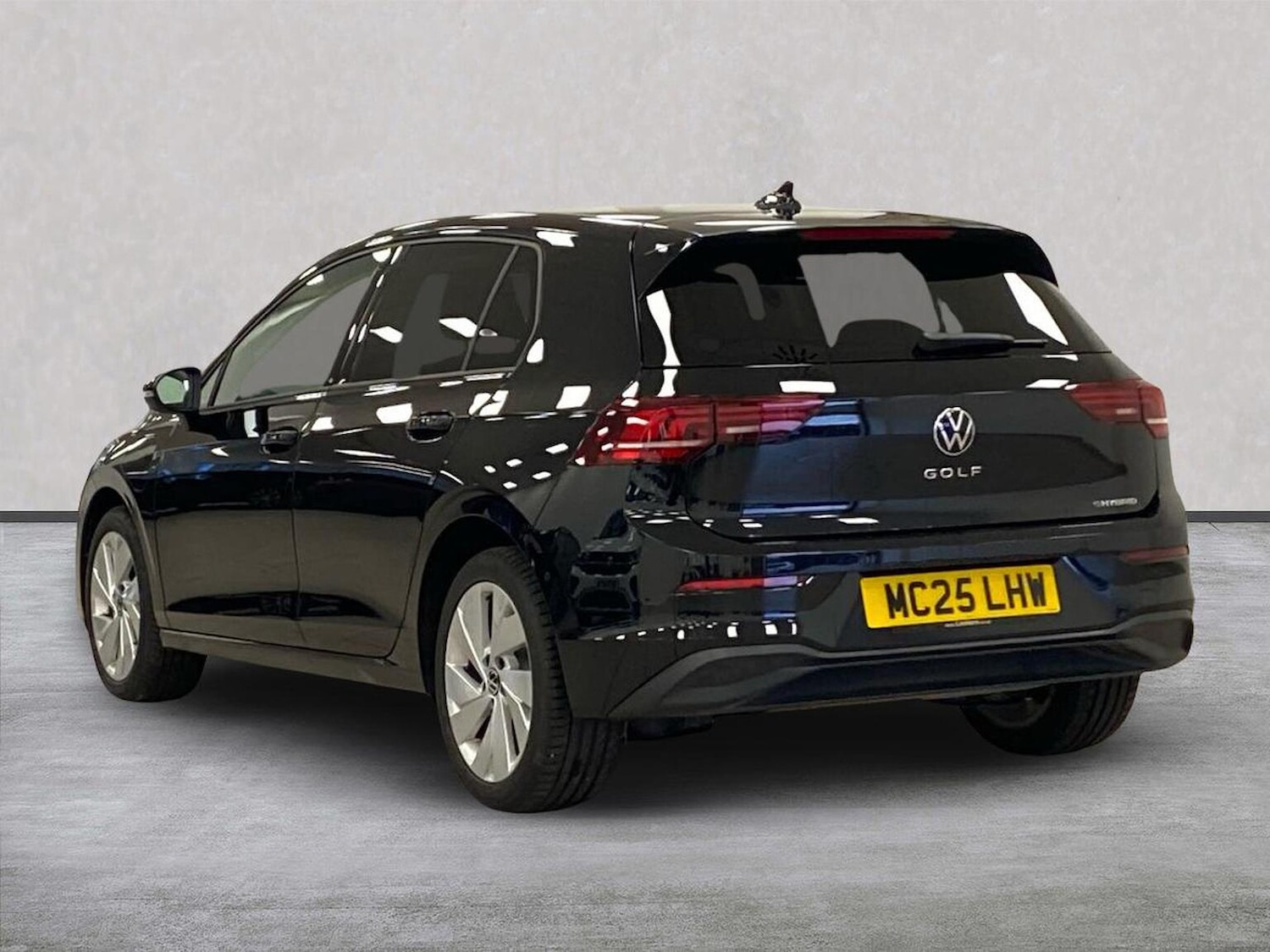 Used Volkswagen Golf 2025 for sale - 78139573: Photo 2