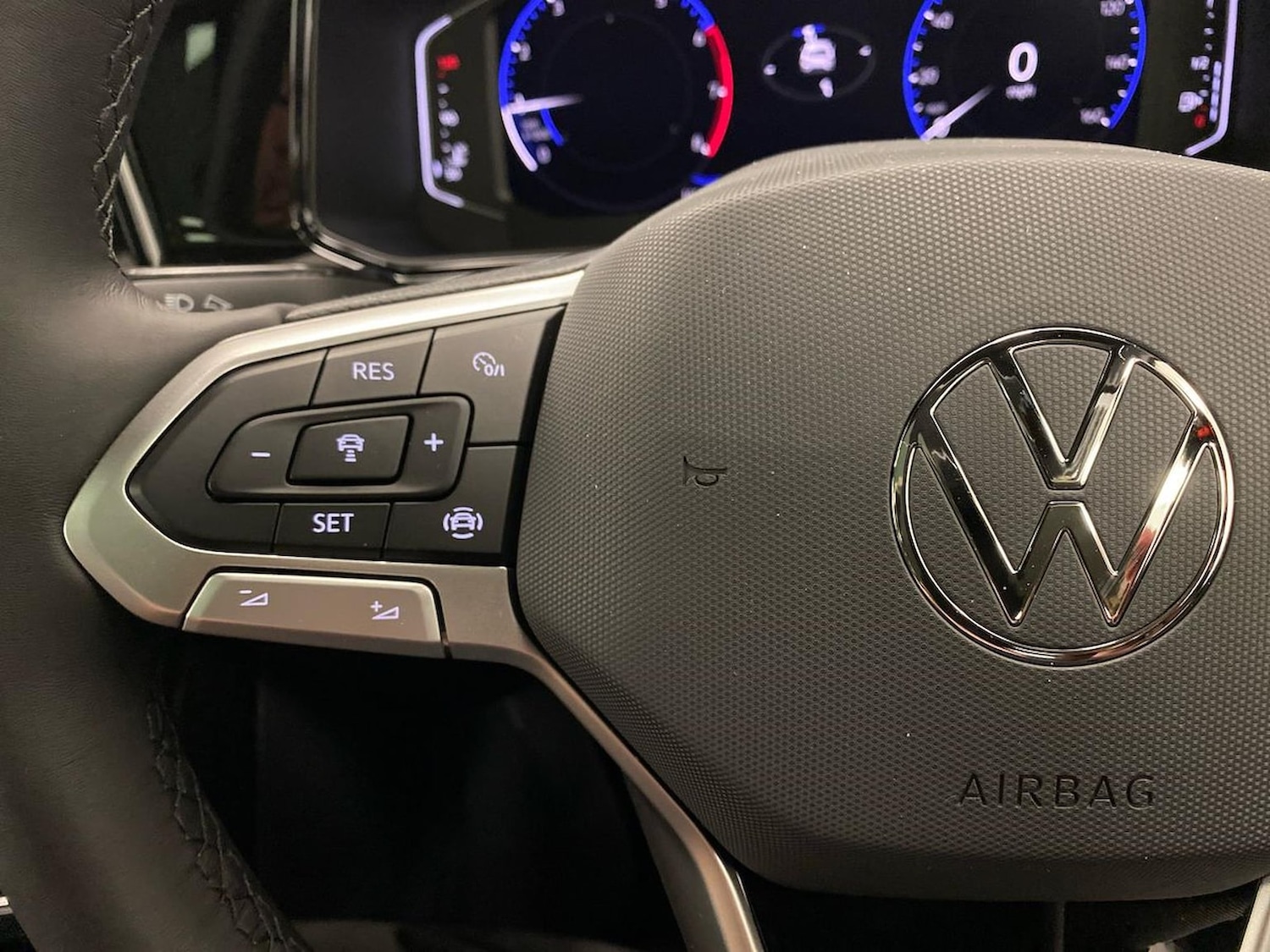 Used Volkswagen T-Roc 2026 for sale - 78194576: Photo 27