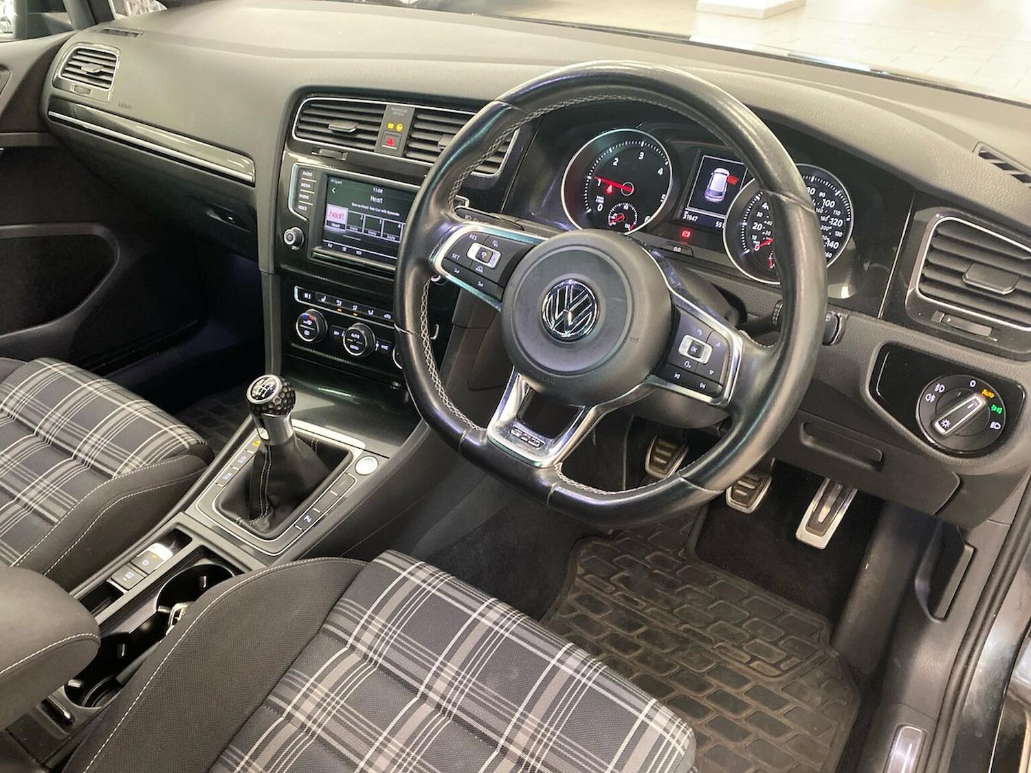 Used Volkswagen Golf 2016 for sale - 76600100: Photo 15