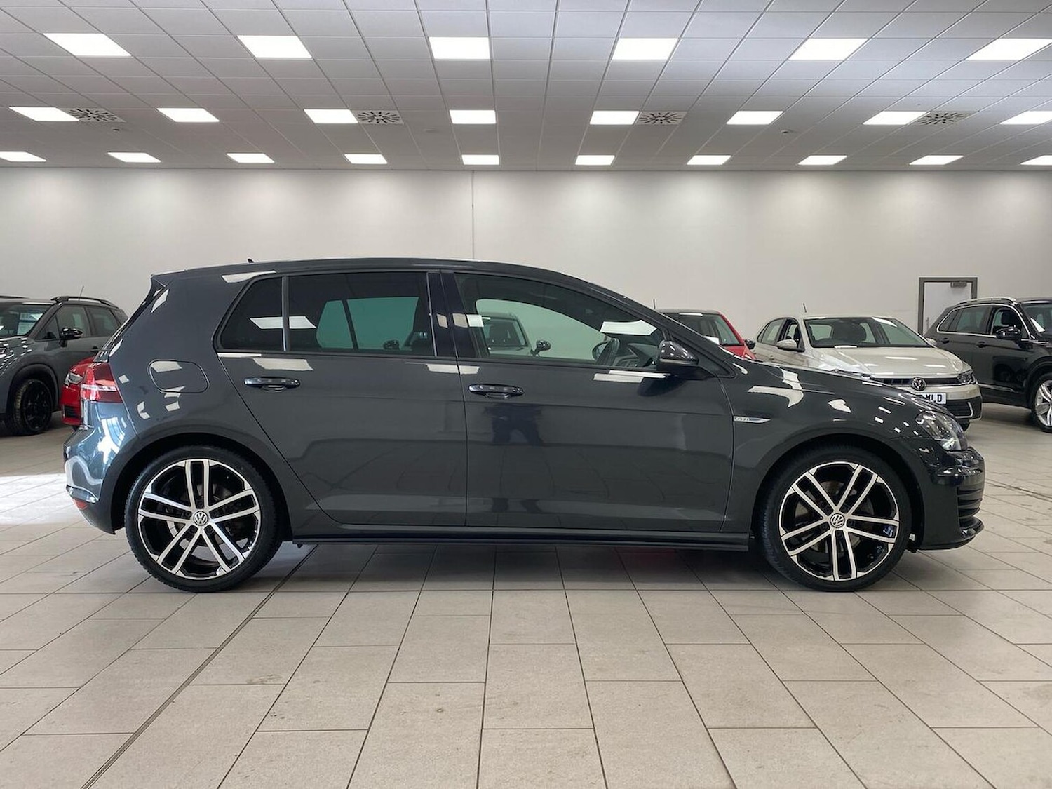 Used Volkswagen Golf 2016 for sale - 76600100: Photo 3