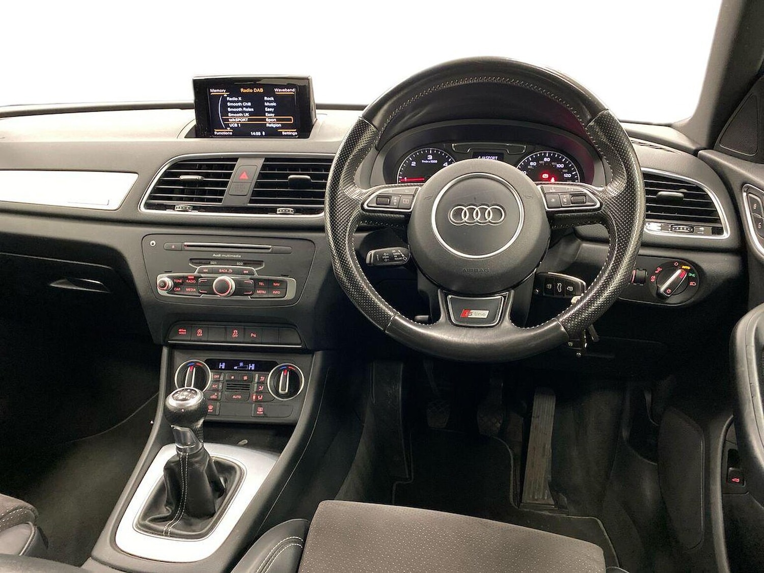 Used Audi Q3 2015 for sale - 77487525: Photo 9