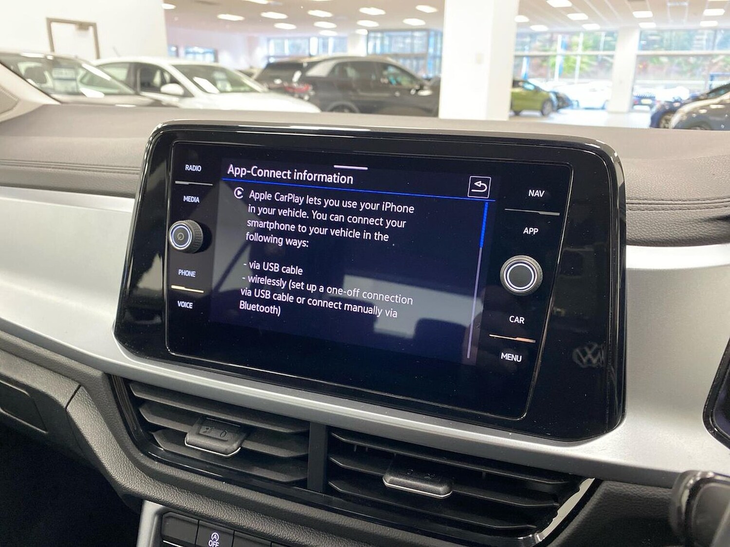 Used Volkswagen T-Roc 2022 for sale - 77487471: Photo 24