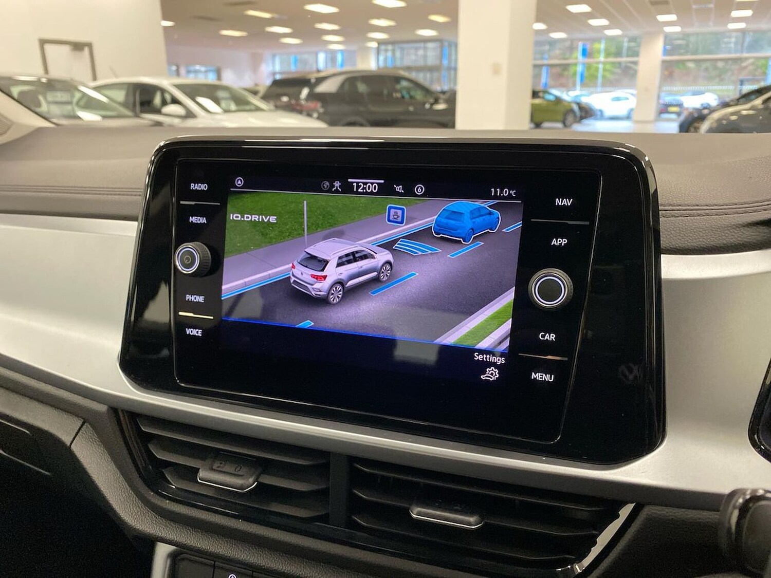 Used Volkswagen T-Roc 2022 for sale - 77487471: Photo 25