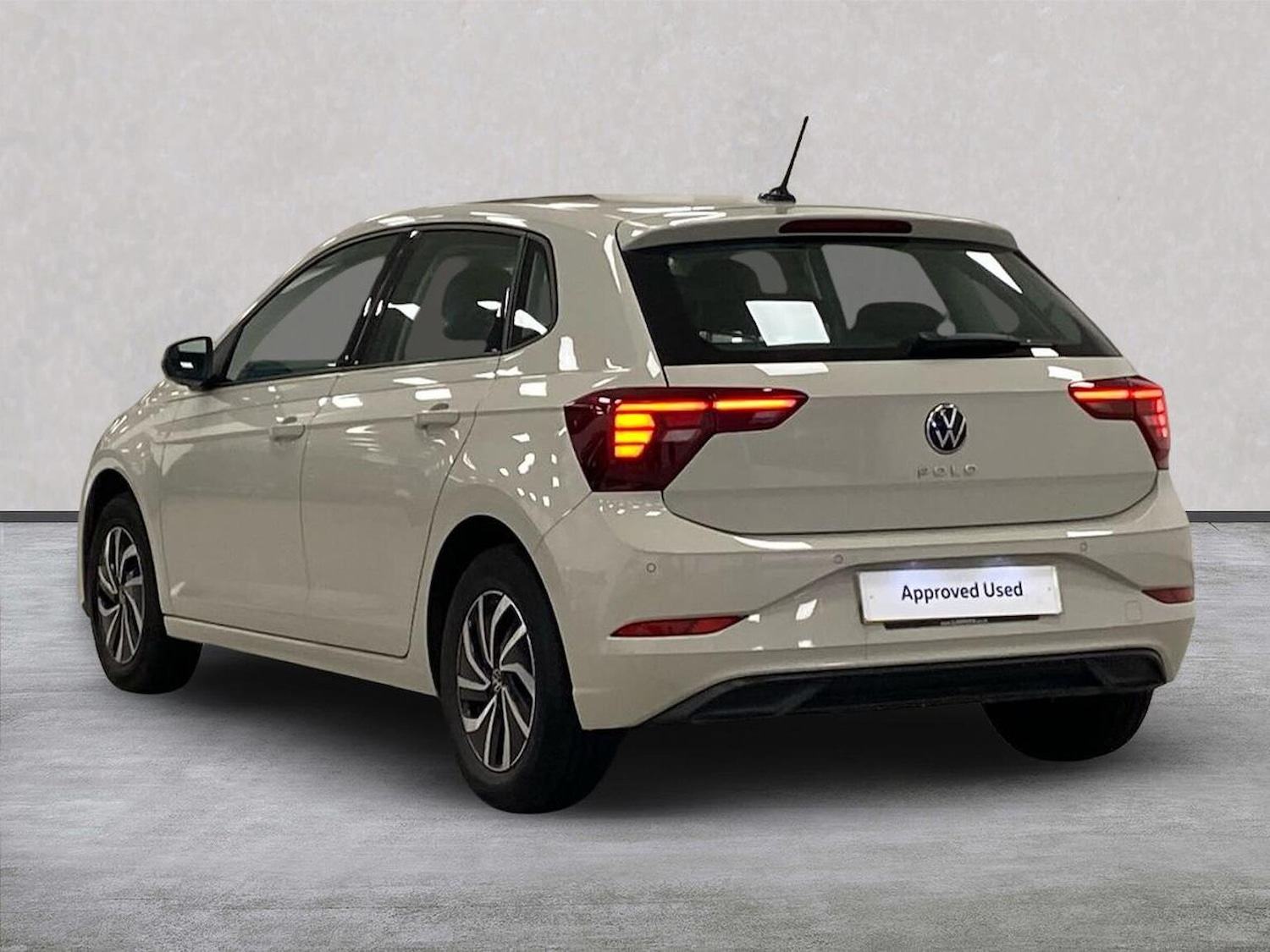 Used Volkswagen Polo 2023 for sale - 77901677: Photo 2
