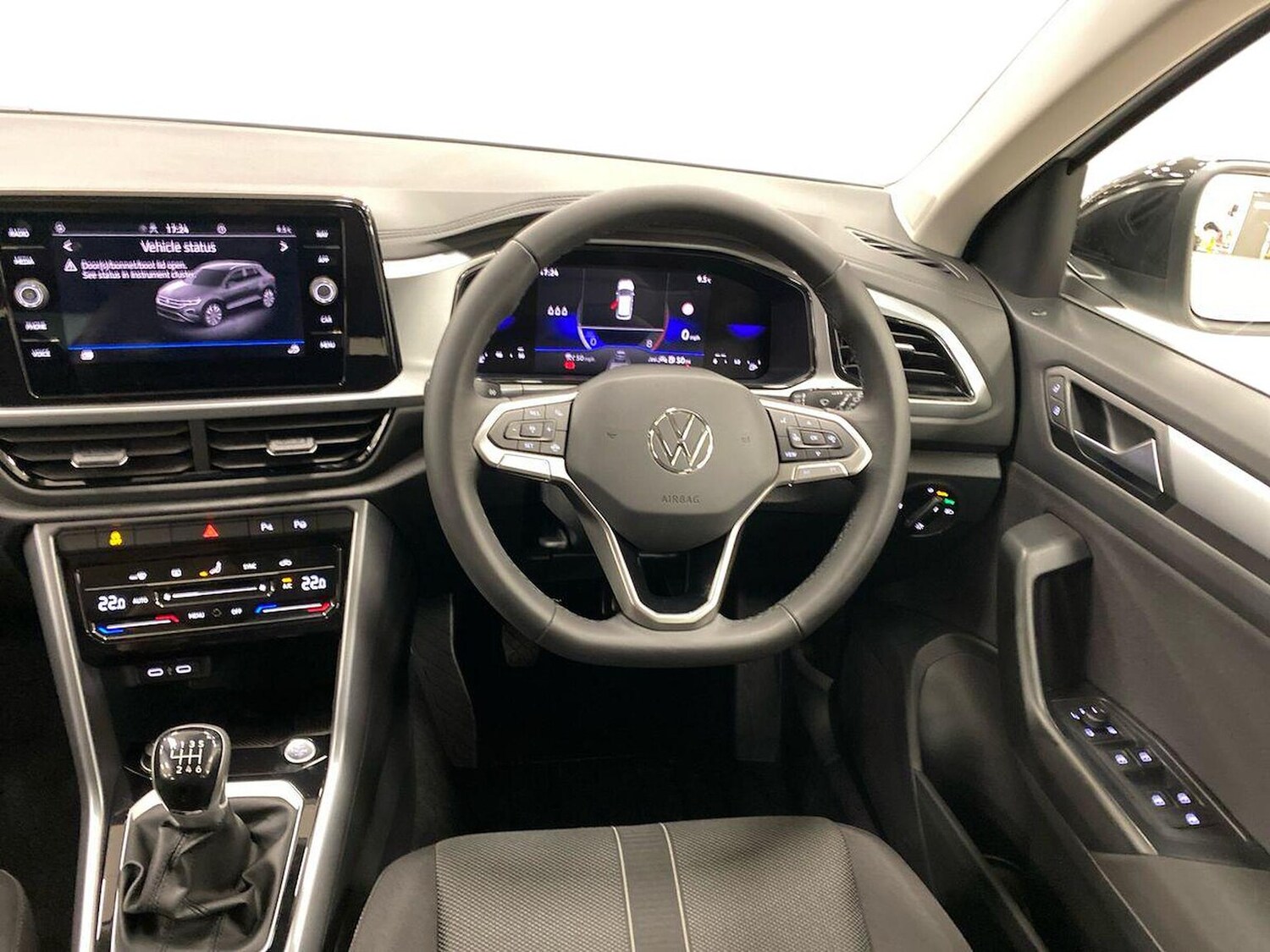 Used Volkswagen T-Roc 2026 for sale - 77701365: Photo 9