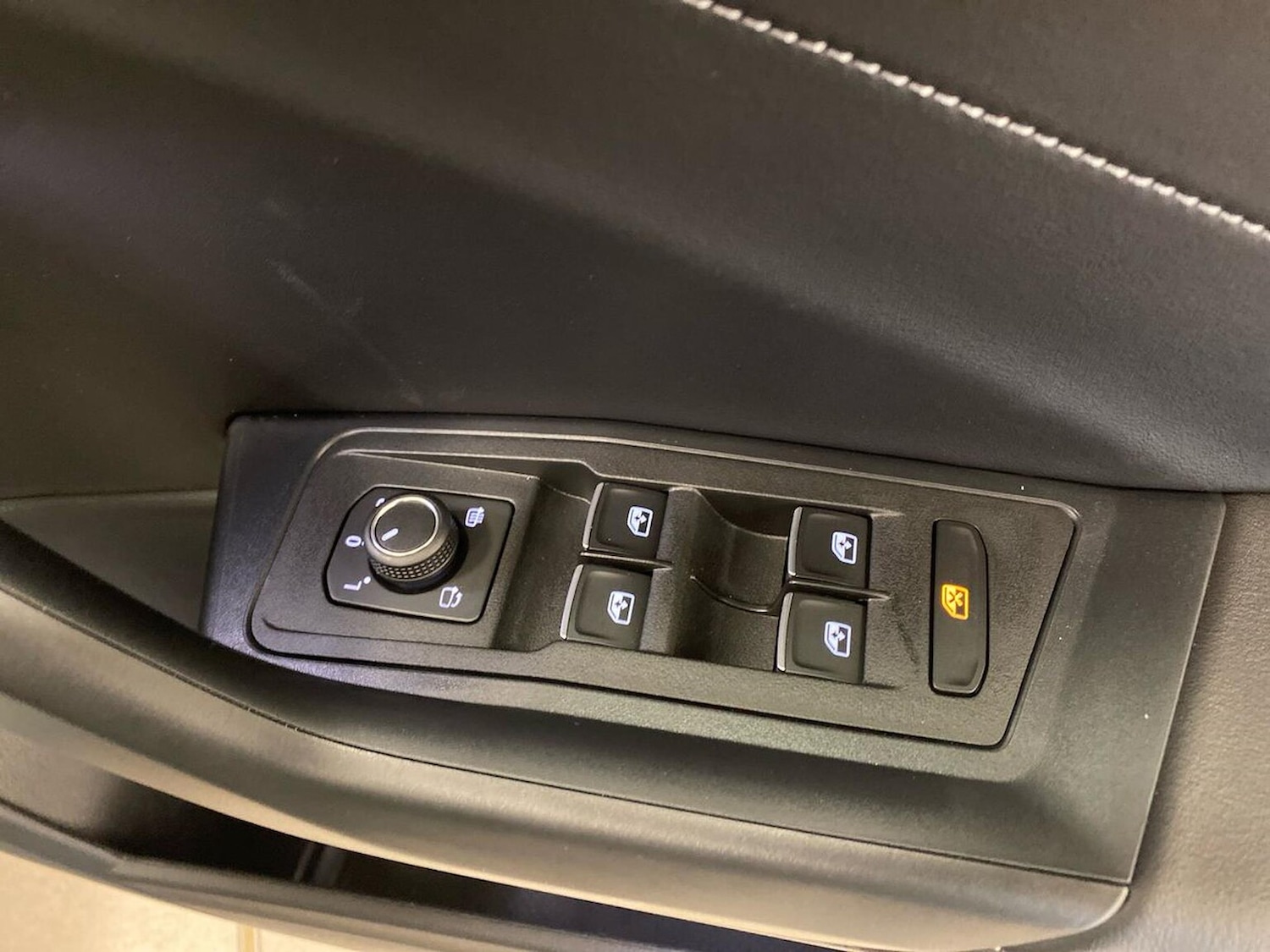 Used Volkswagen T-Roc 2025 for sale - 76785266: Photo 21