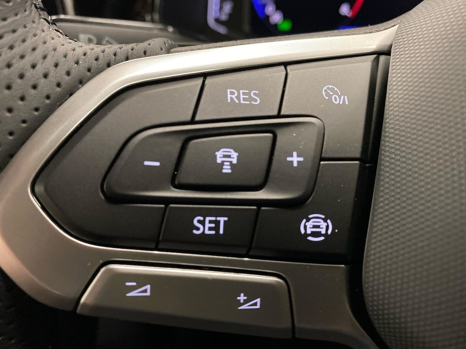 Used Volkswagen T-Roc 2025 for sale - 76785266: Photo 27