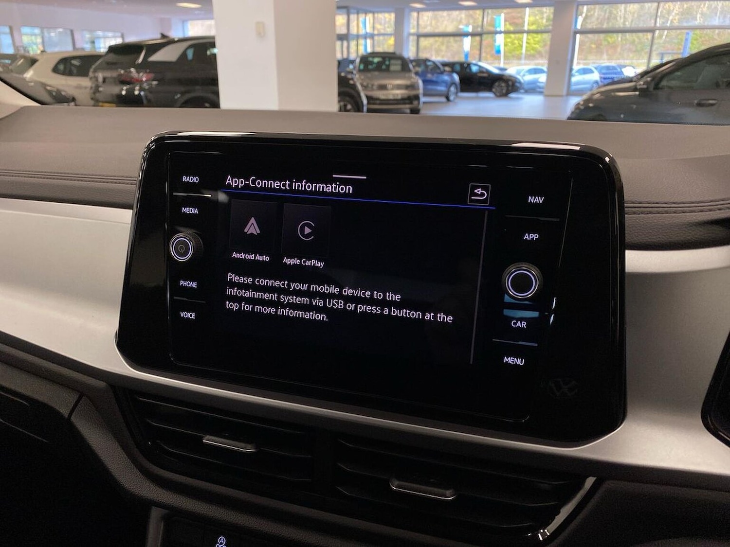 Used Volkswagen T-Roc 2025 for sale - 76719418: Photo 24