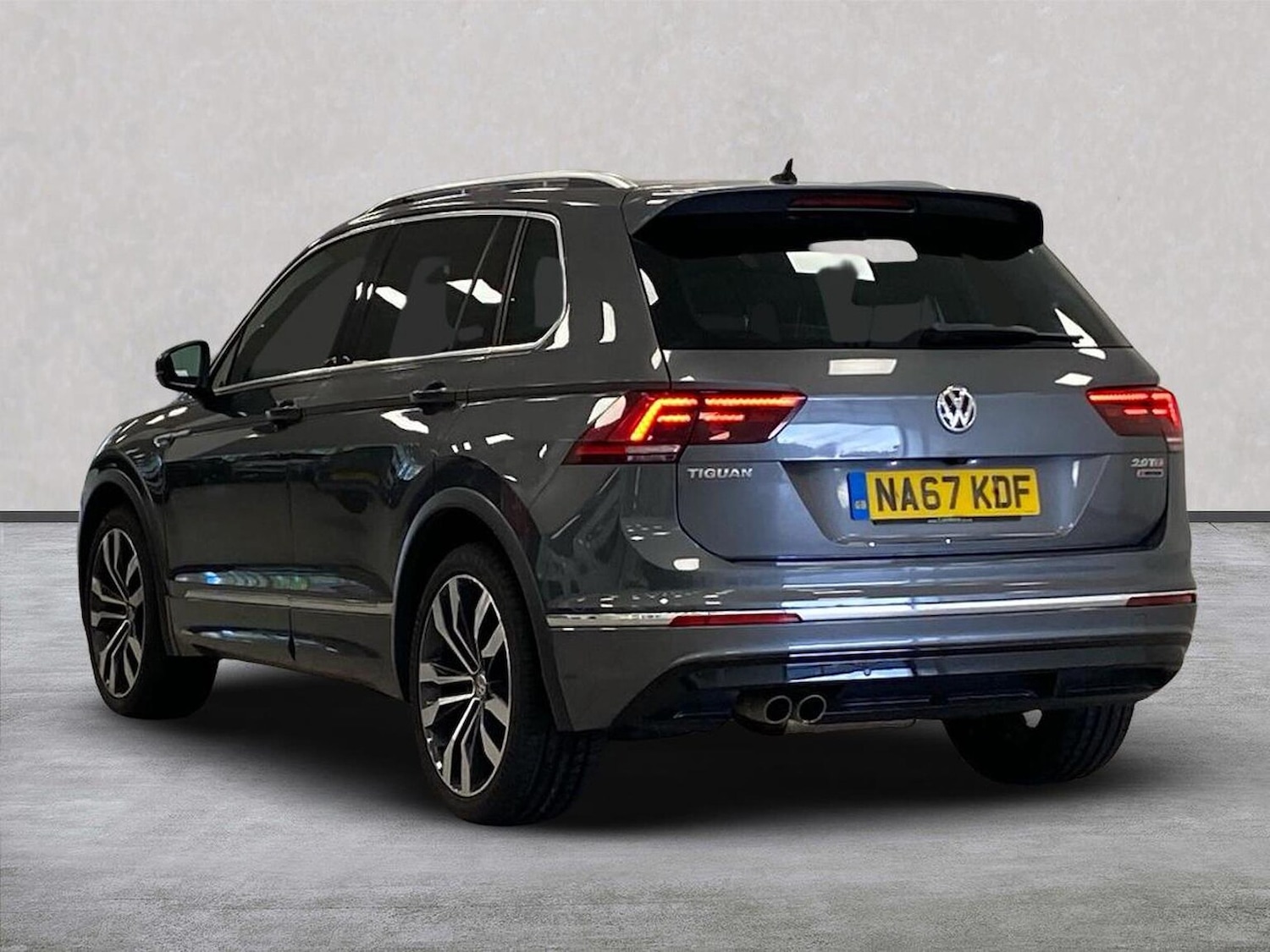 Used Volkswagen Tiguan 2017 for sale - 76142962: Photo 2